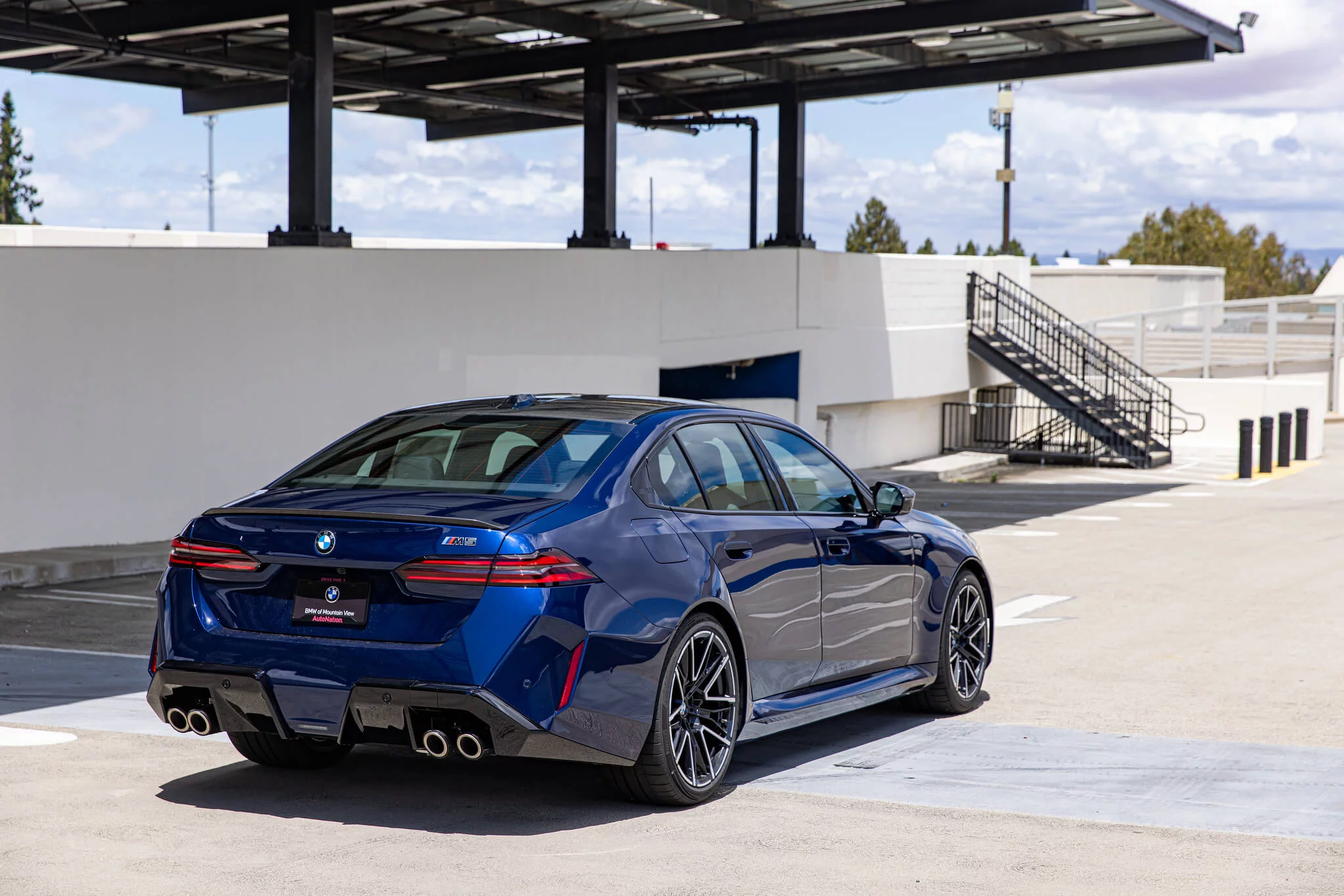 Mauritius Blue BMW M5