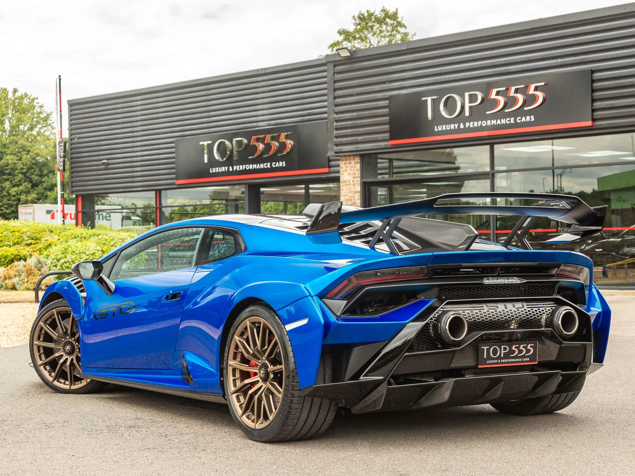 Blu Nethuns Lamborghini Huracán
