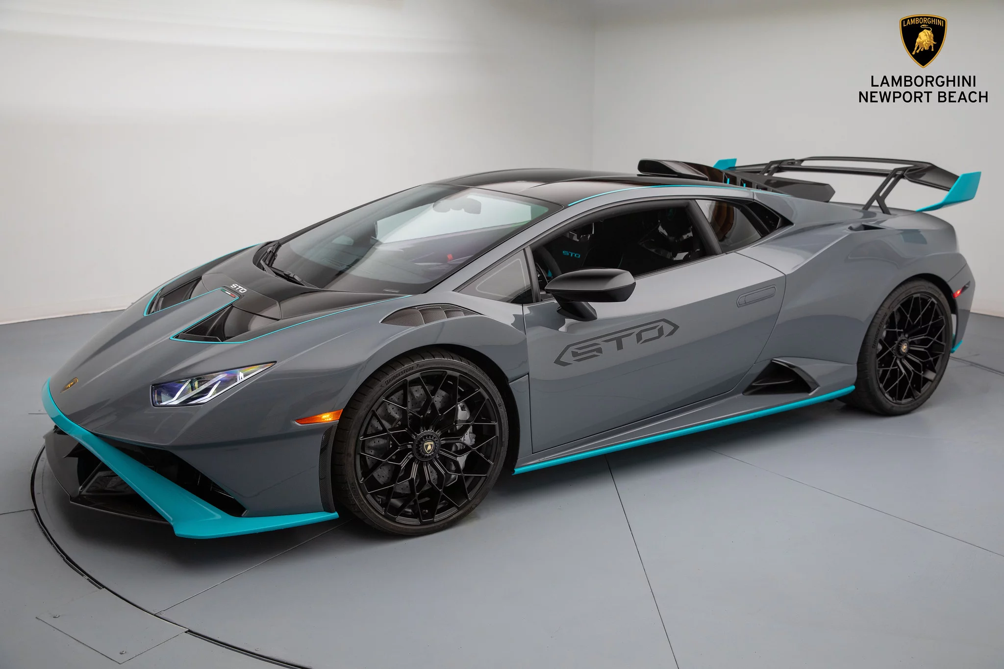 Grigio Telesto Lamborghini Huracán