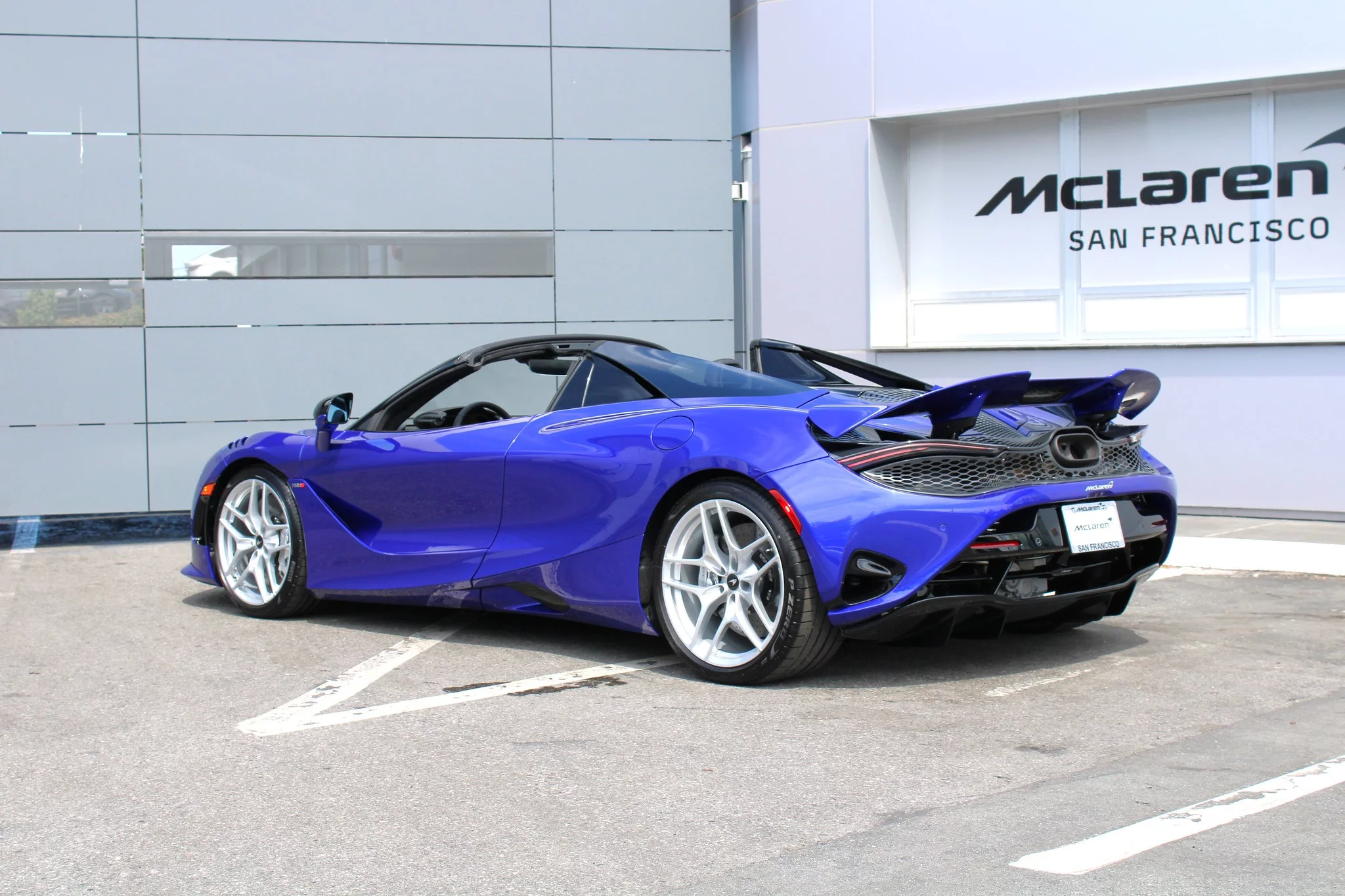 Tanzanite Blue McLaren 750S