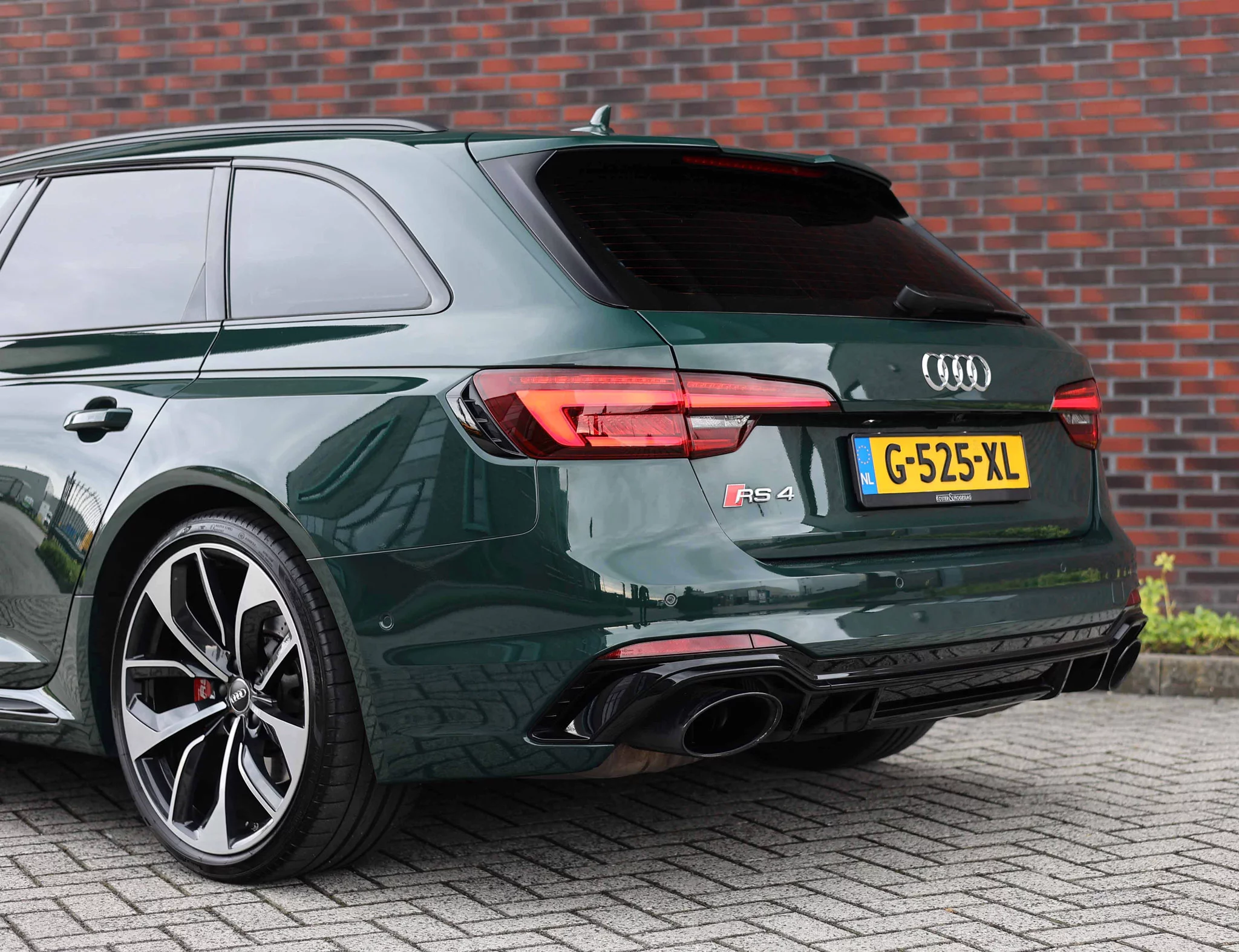 Goodwood Green Audi RS4 Avant