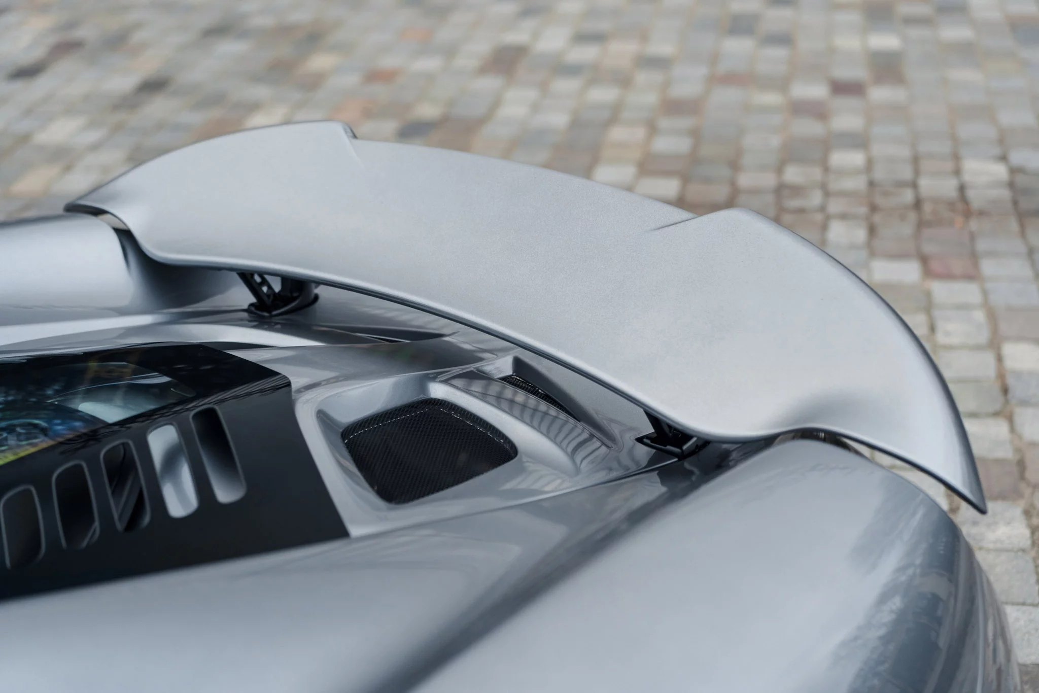 Titanium Silver McLaren 675LT