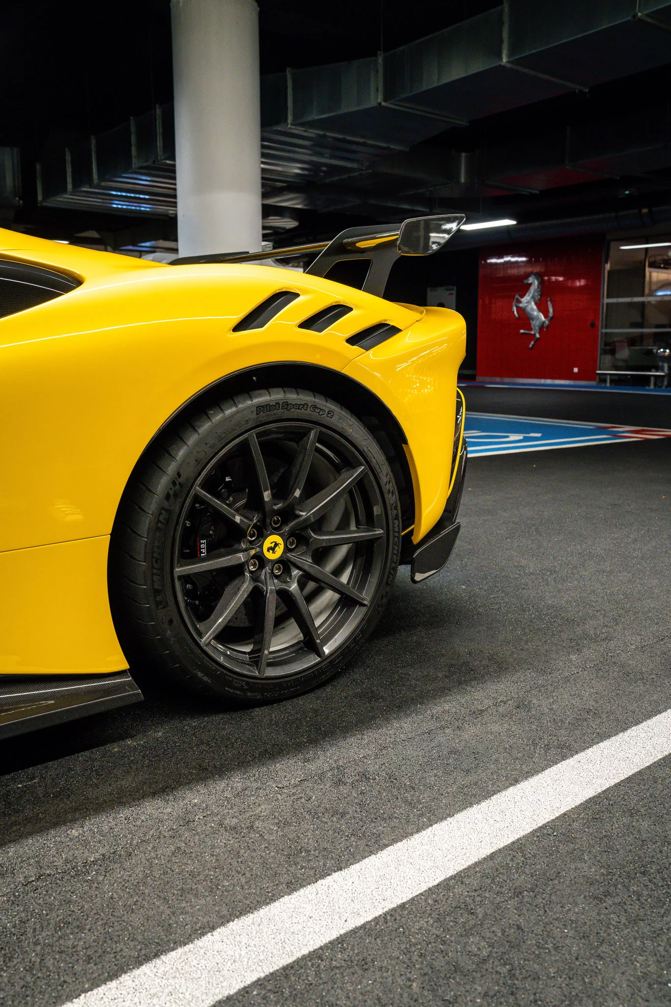 Giallo Triplo Strato Ferrari SF90