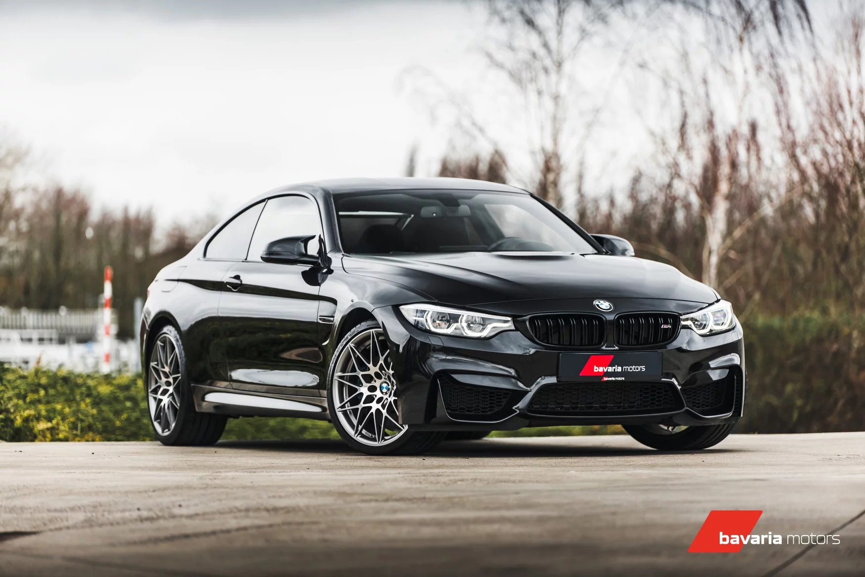 Sapphire Black BMW M4