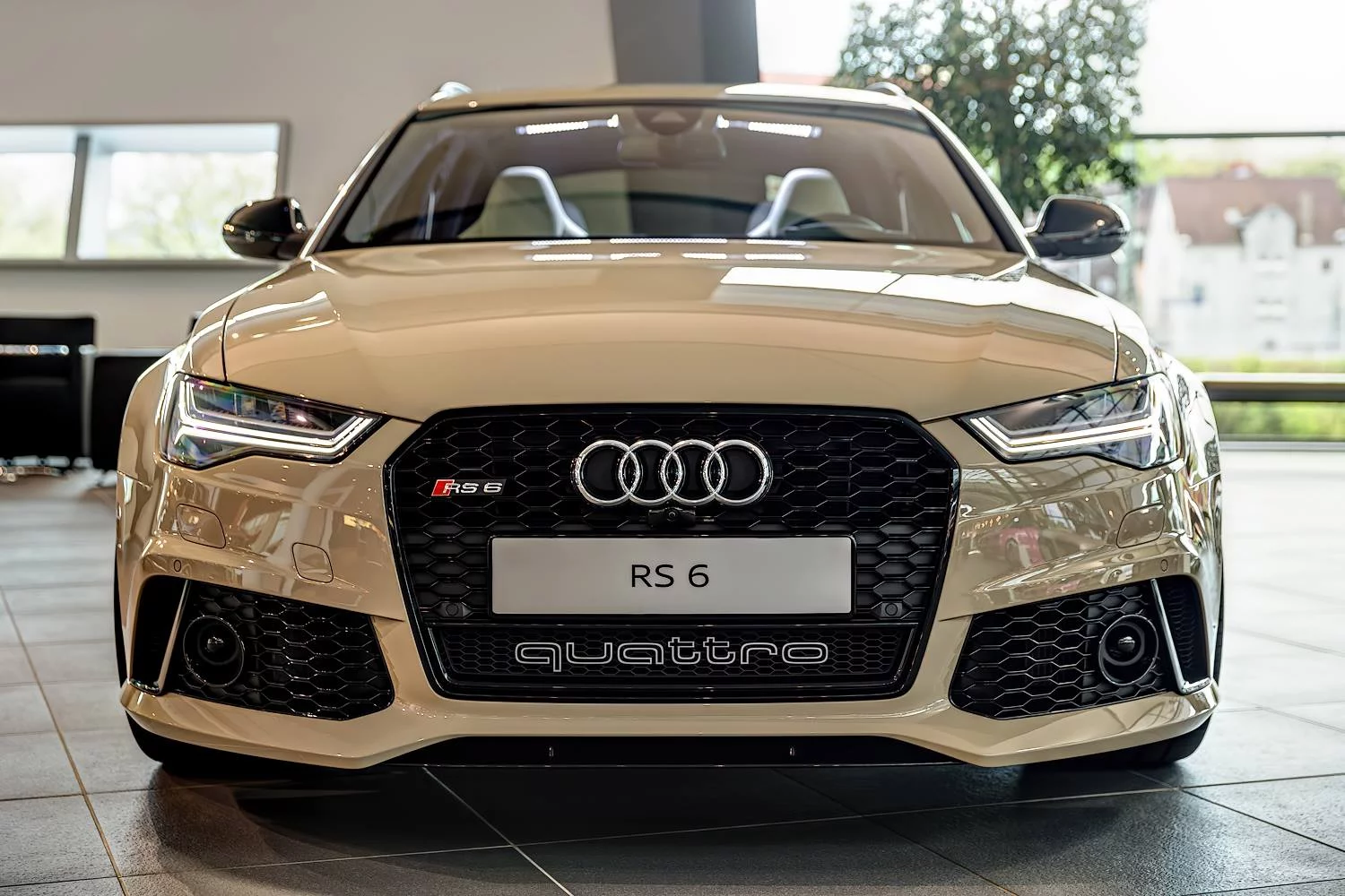 Mocha Latte Audi RS6 Avant