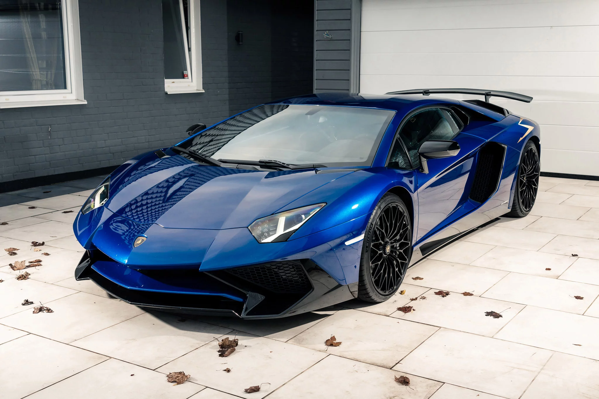 Blu Sideris Lamborghini Aventador