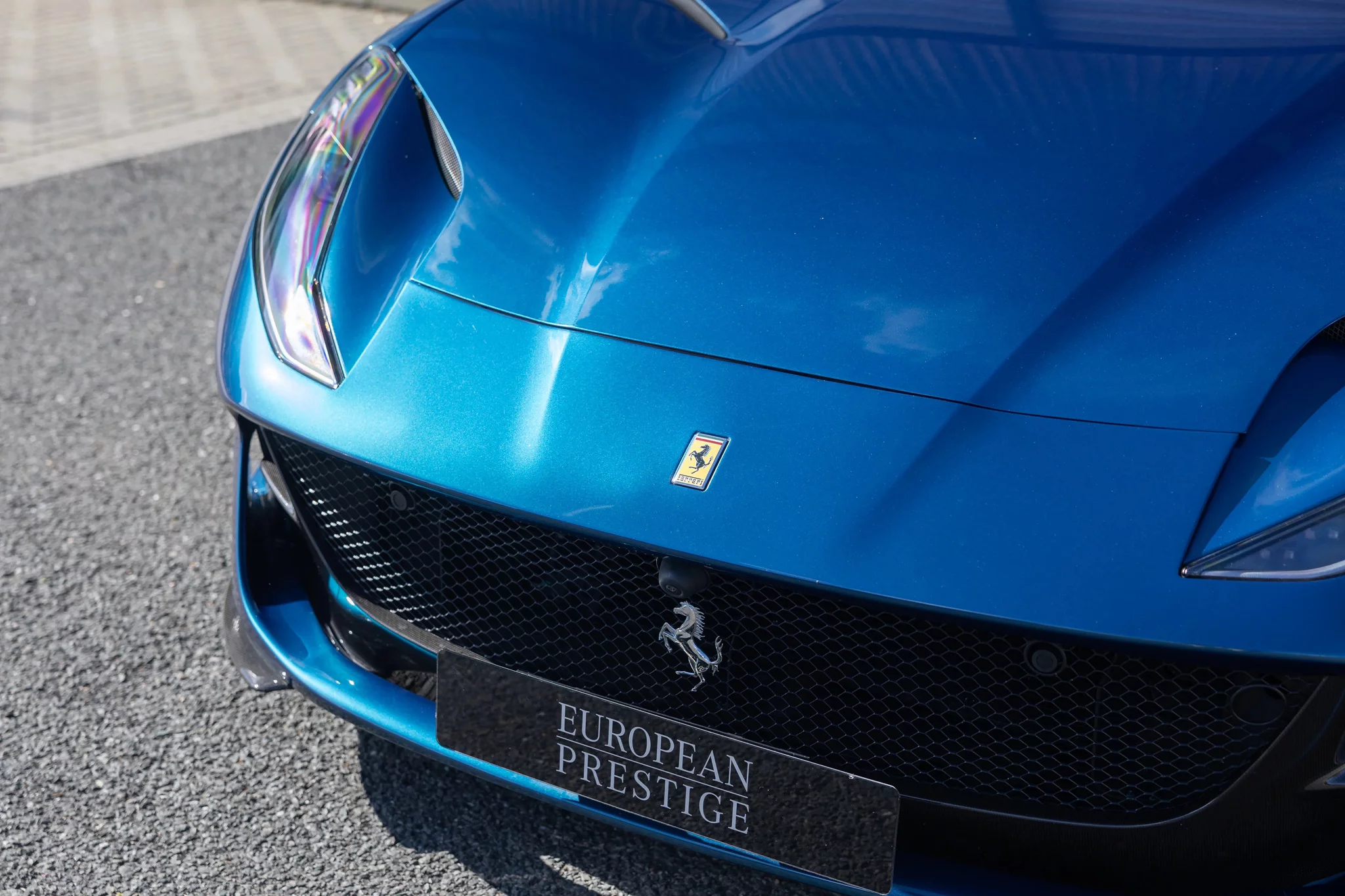 Blu Abu Dhabi Ferrari 812