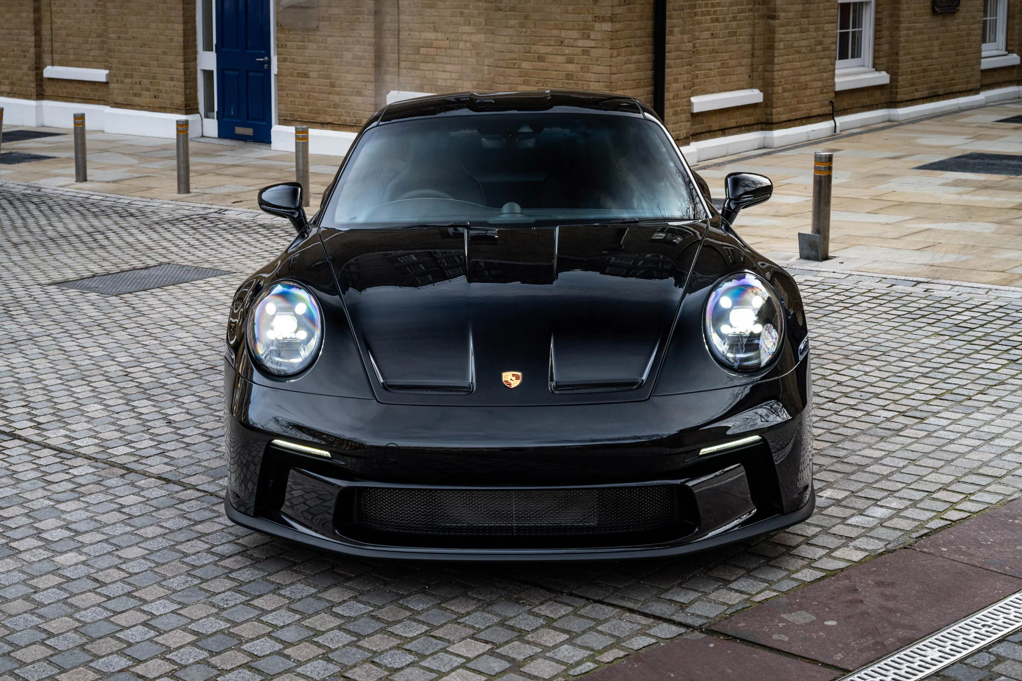 Black Porsche 911 S/T
