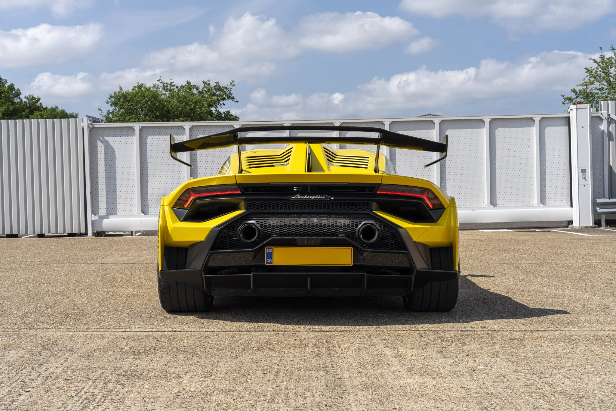 Giallo Belenus Lamborghini Huracán