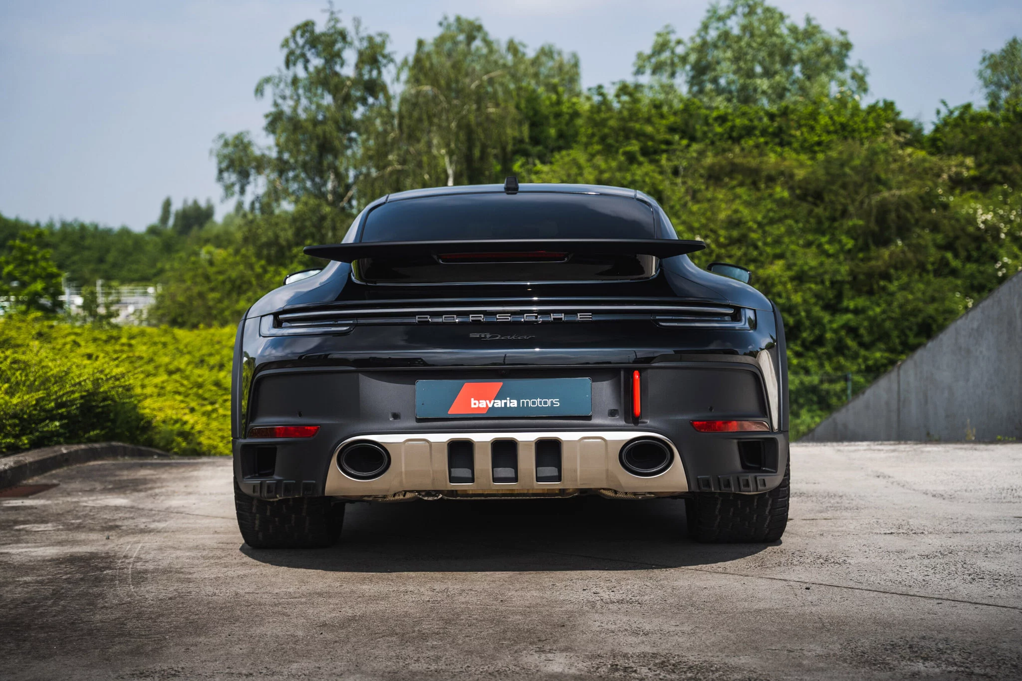 Black Porsche 911 Dakar