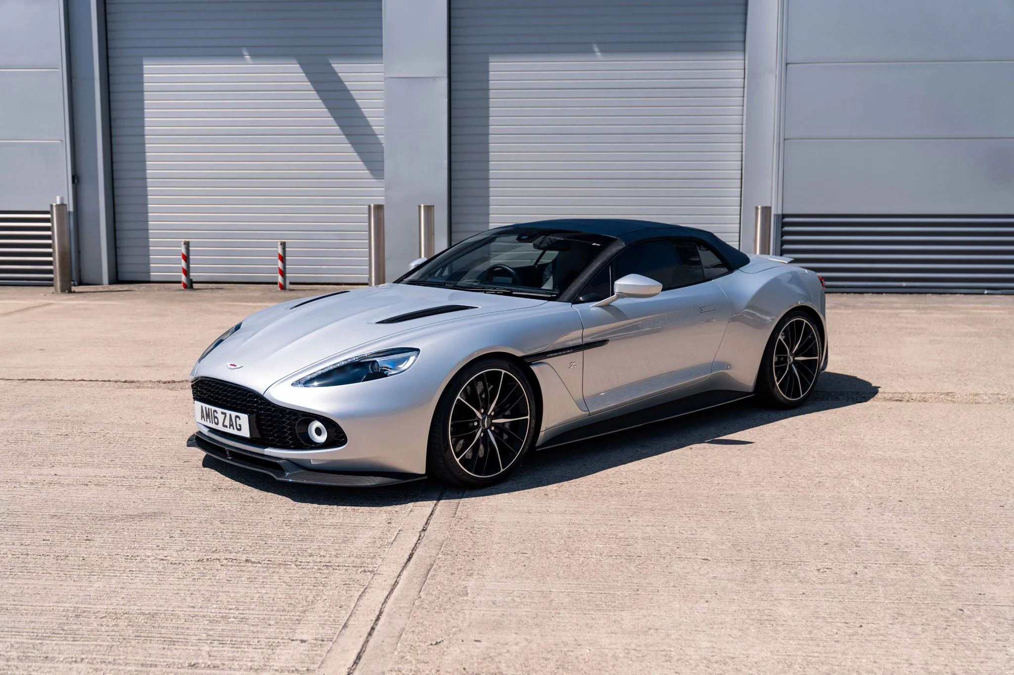 Lightning Silver Aston Martin Vanquish