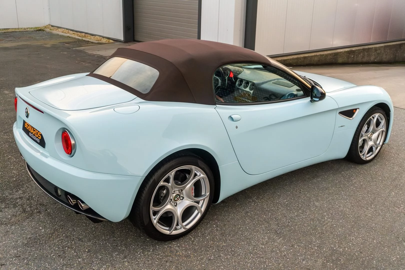 Celeste Alfa Romeo 8C
