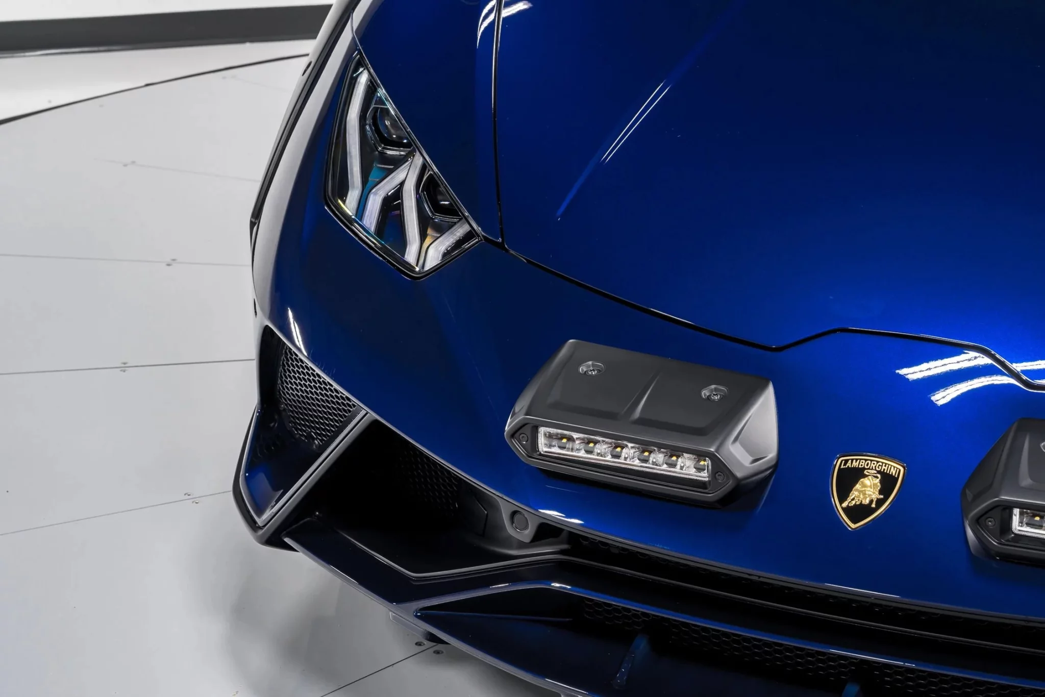 Blu Astraeus Lamborghini Huracán