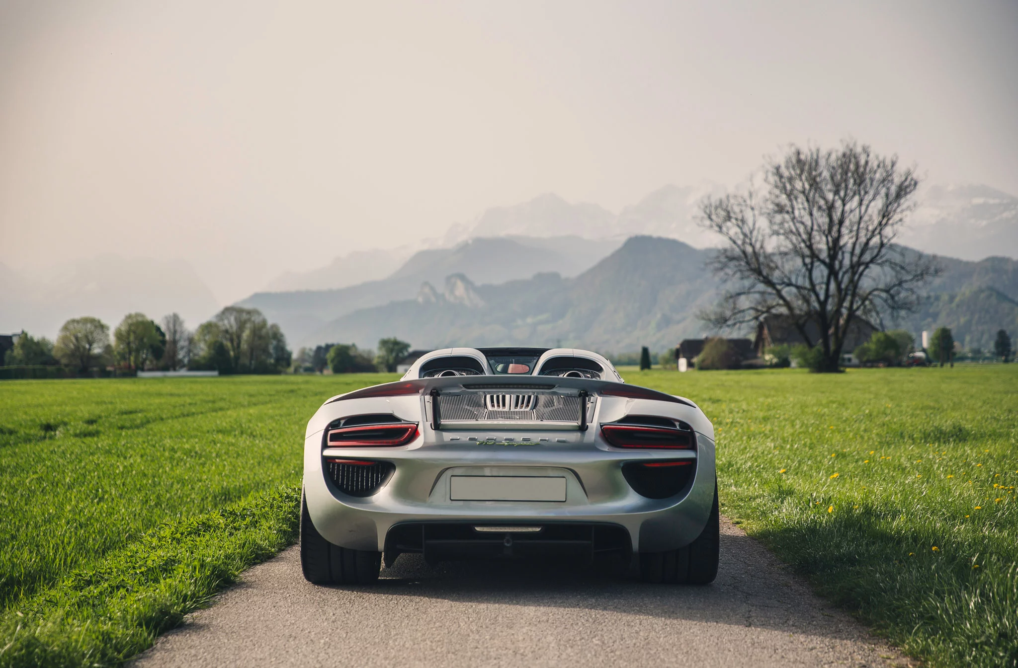 Rhodium Silver Metallic Porsche 918 Spyder