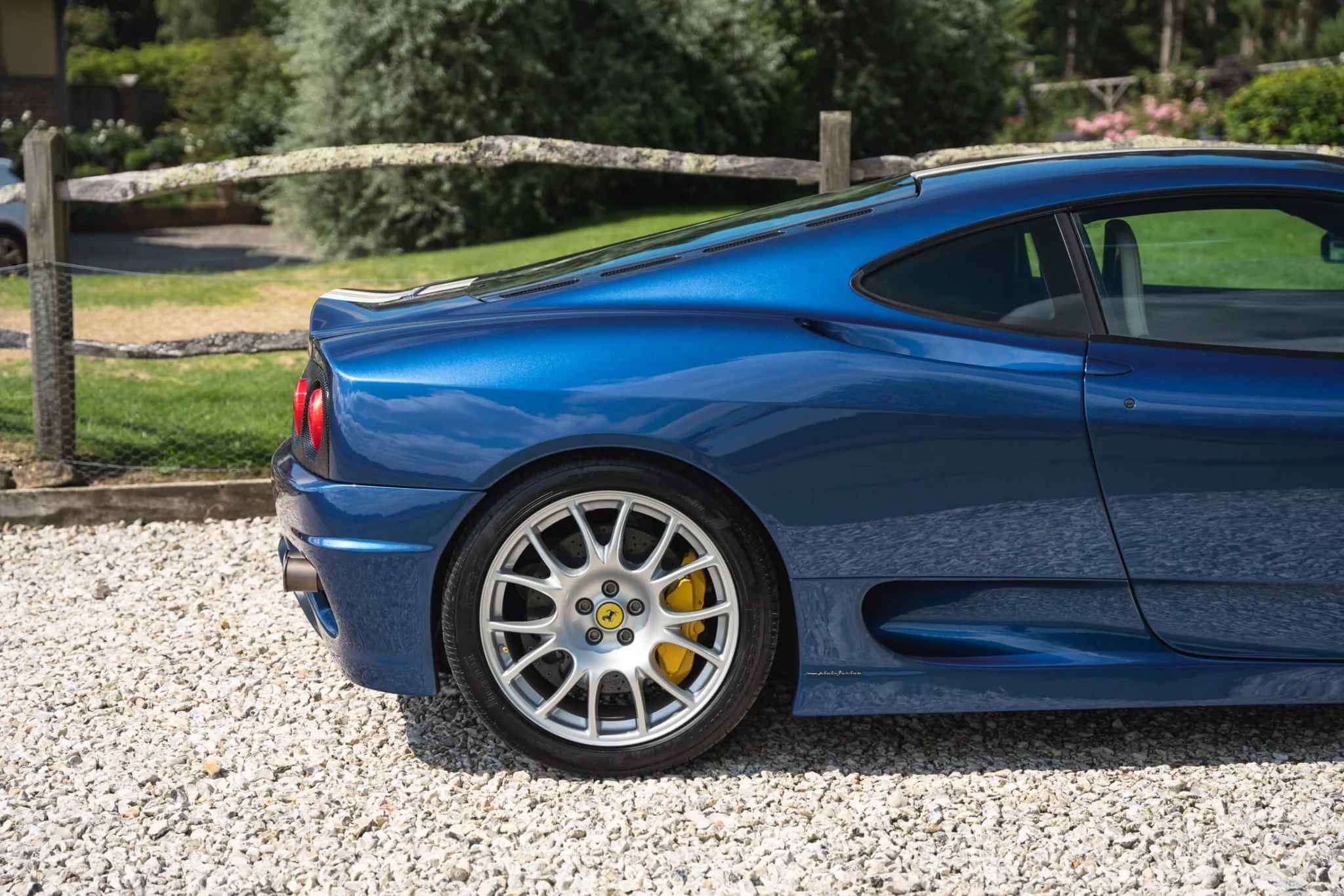 Blu Mirabeau Ferrari 360