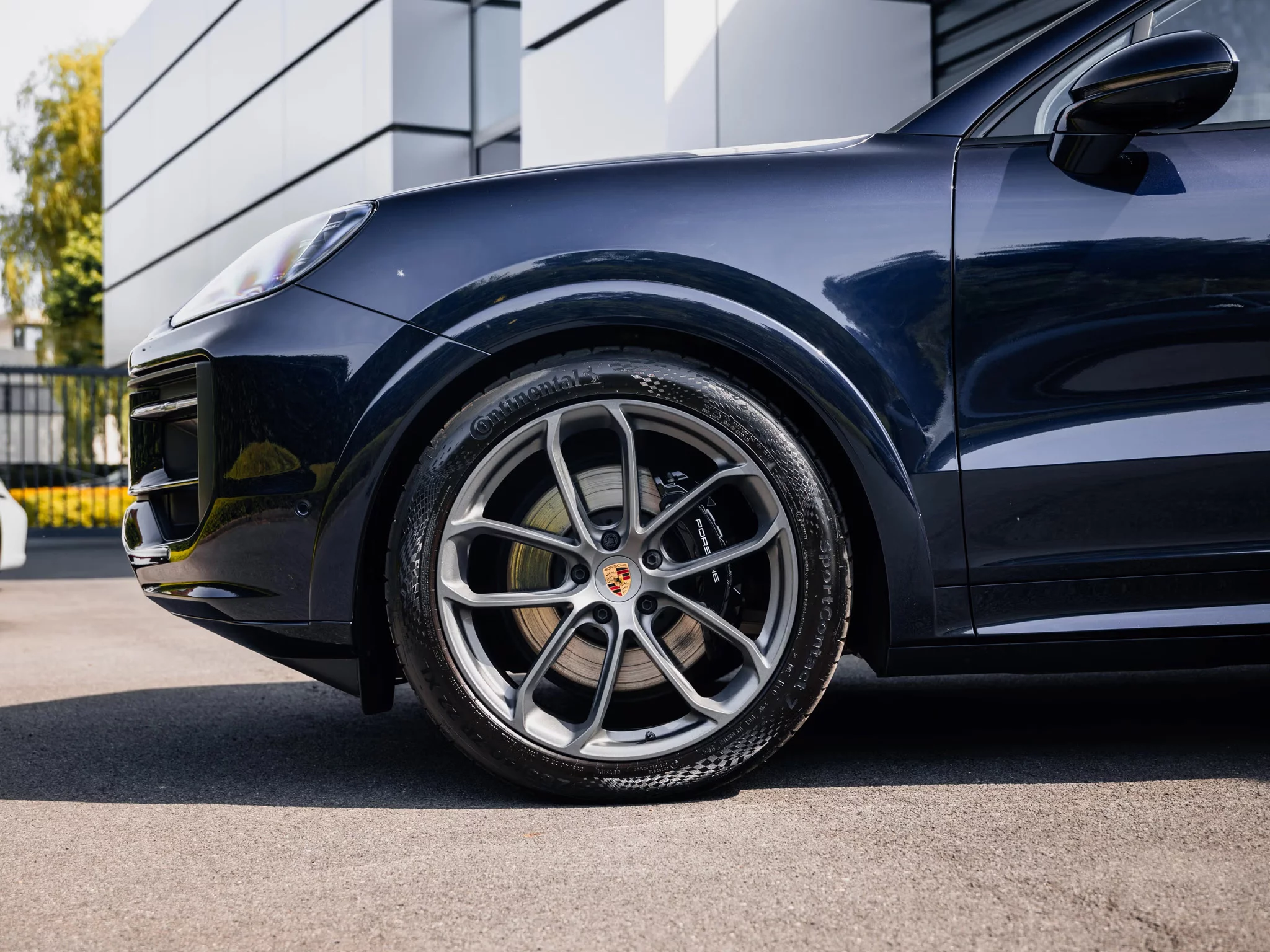 Night Blue Metallic Porsche Cayenne