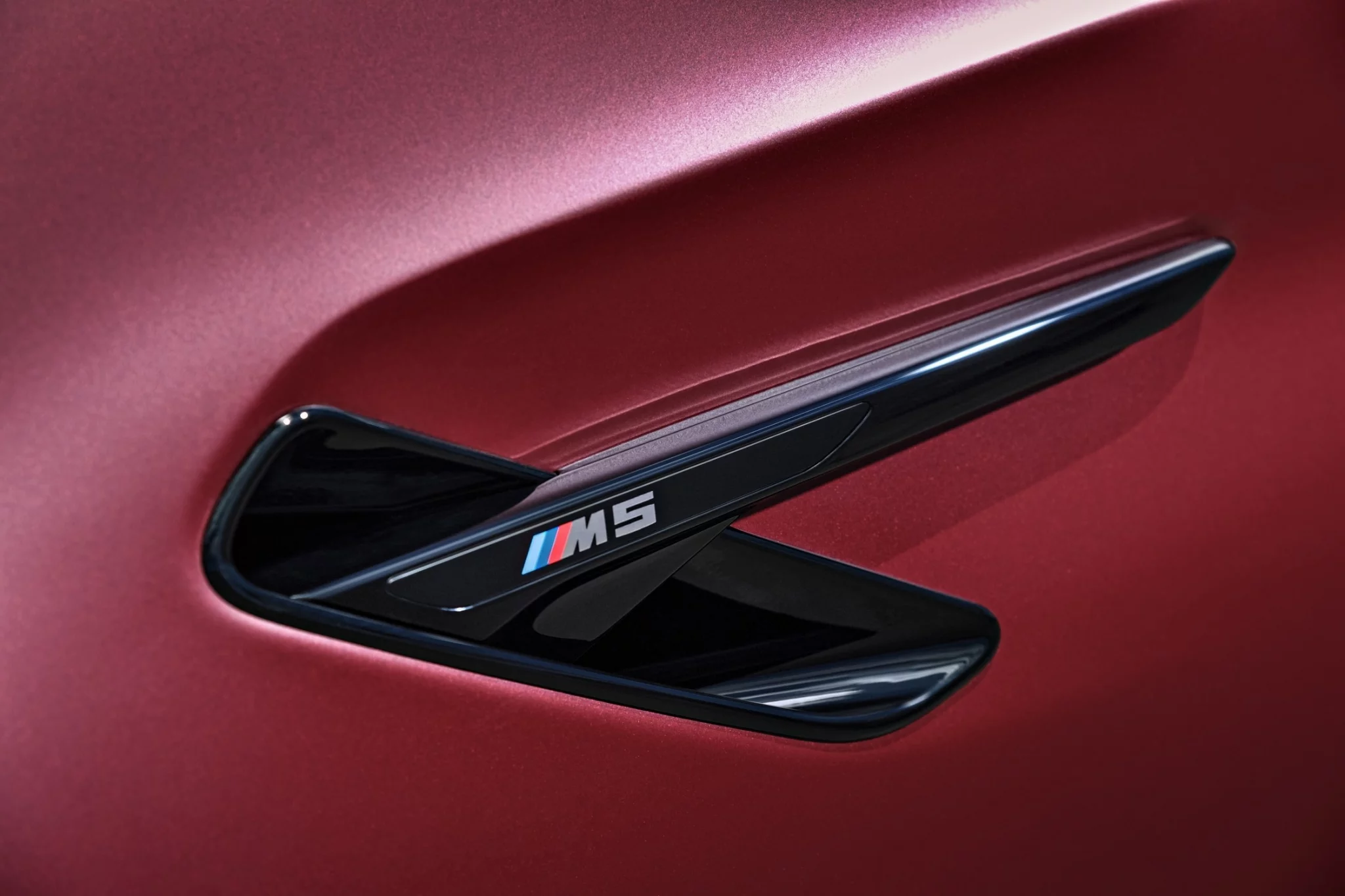 Frozen Dark Red BMW M5
