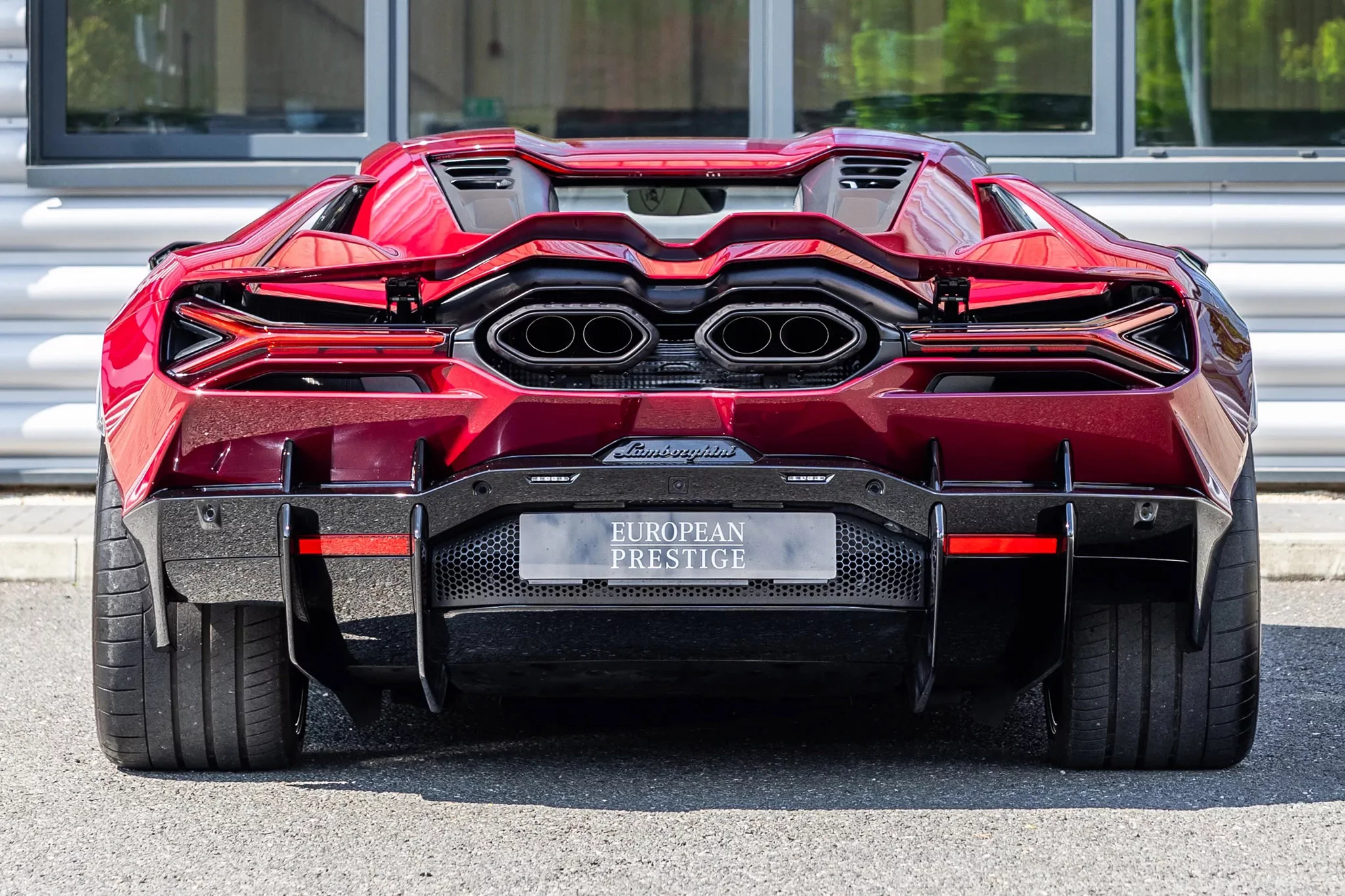 Amaranto Lamborghini Revuelto