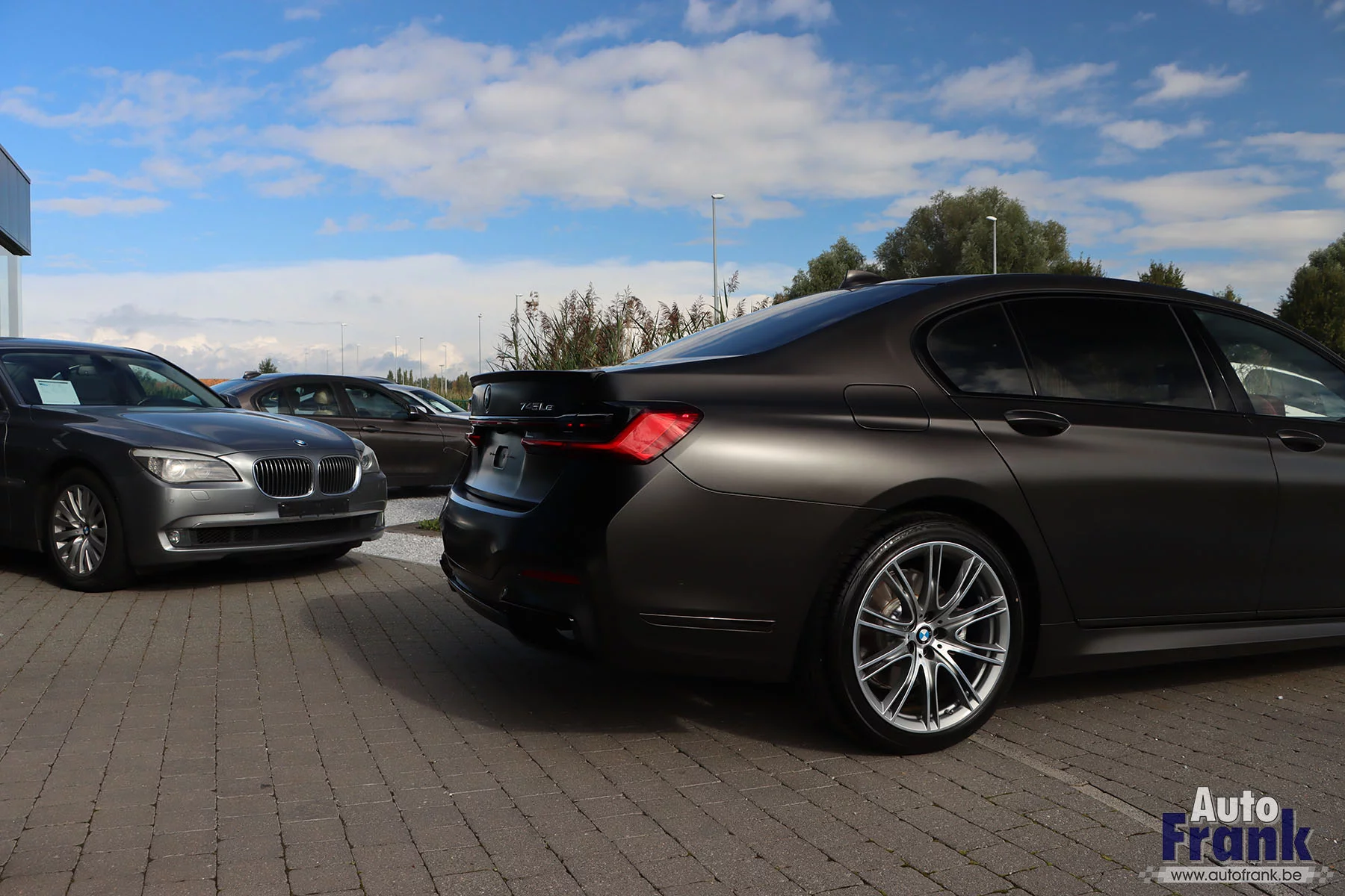 Frozen Dark Brown BMW 7 Series