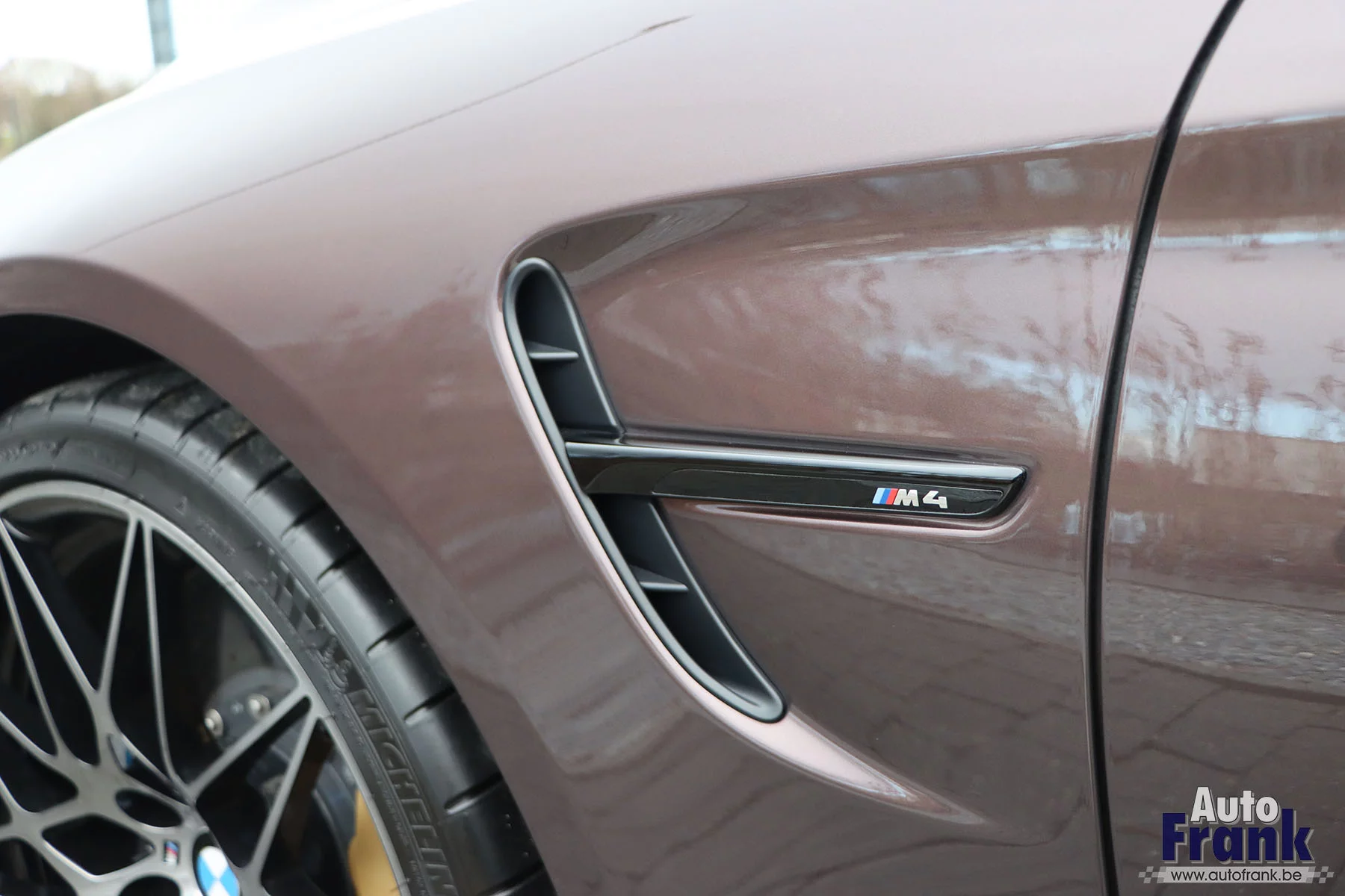 Smoked Topaz BMW M4
