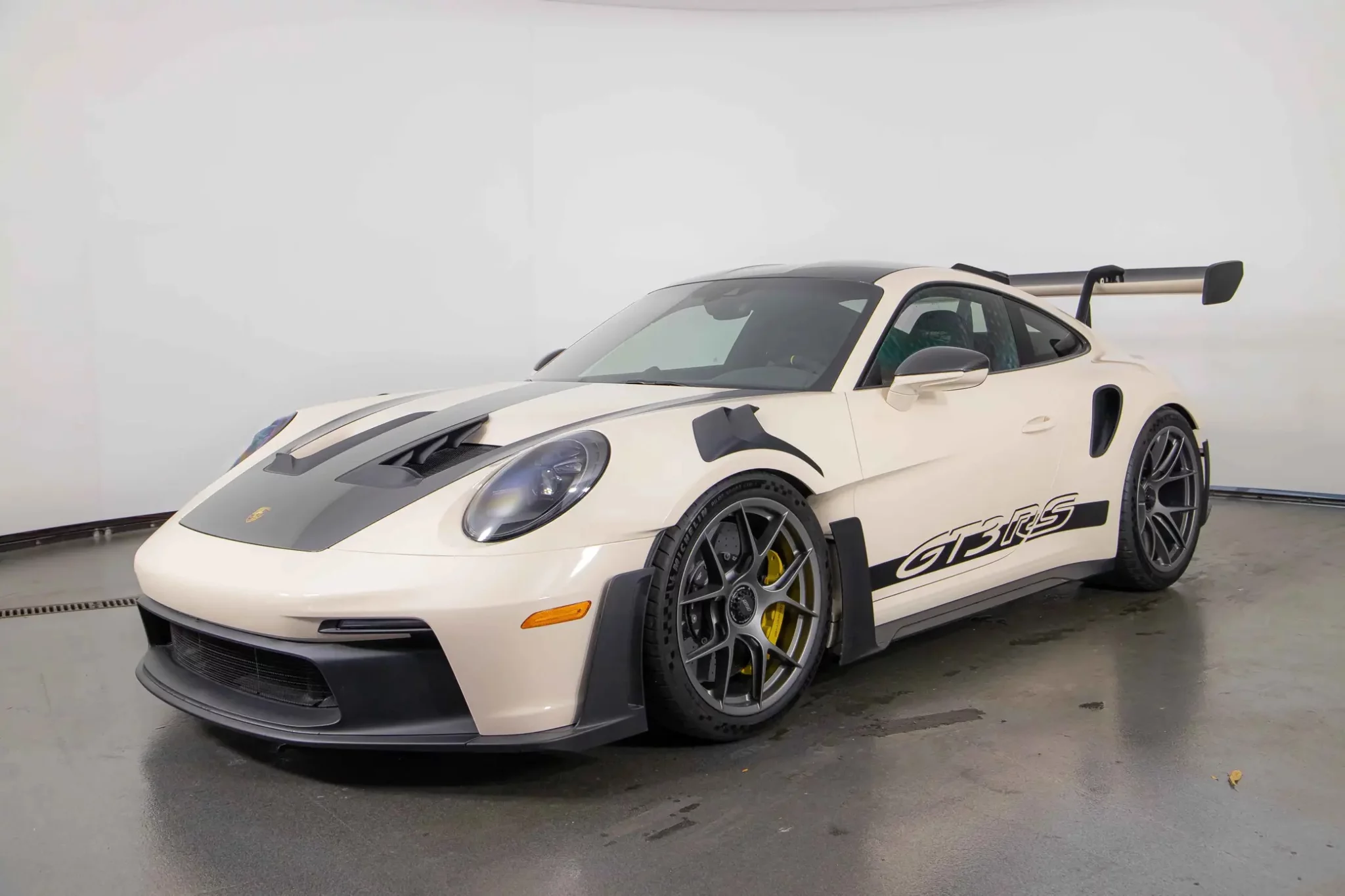 Creme White - Porsche 911 GT3 RS (992) | carpaints.co