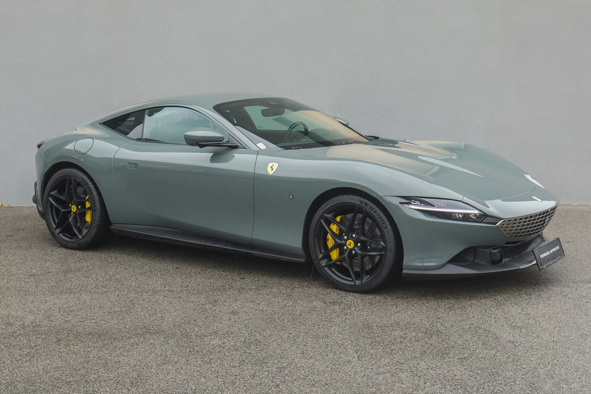 Grigio Medio Ferrari Roma