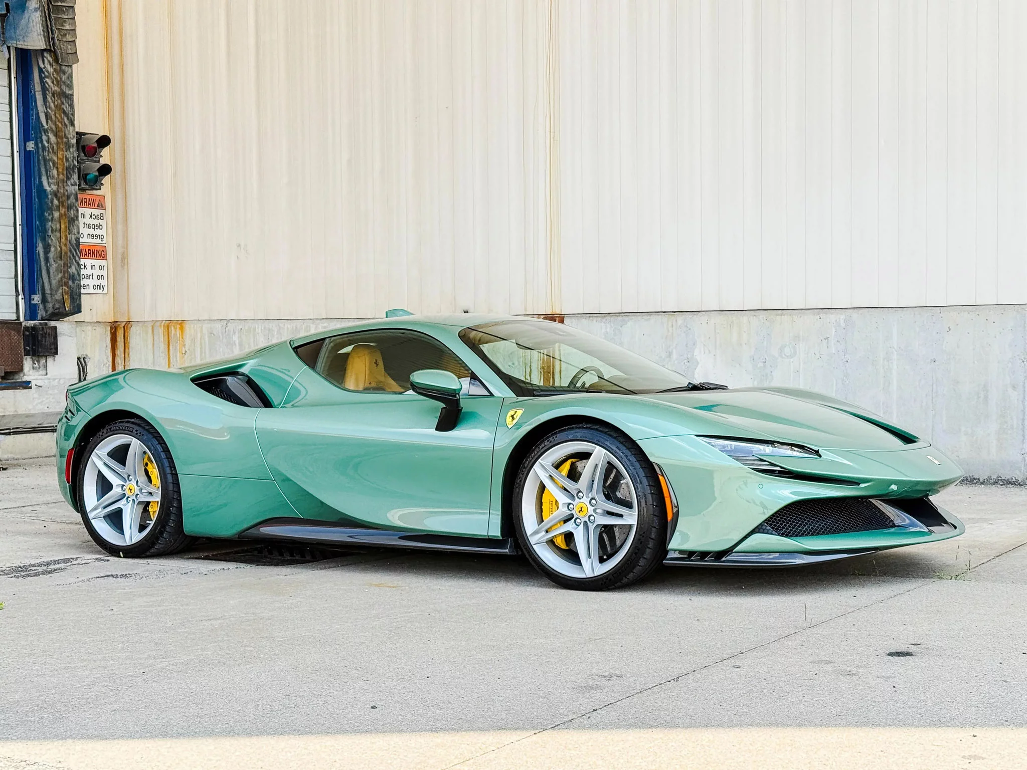 Verde Medio Ferrari SF90