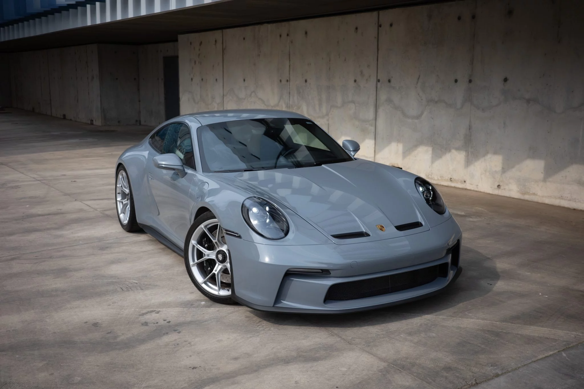 Arctic Grey Porsche 911 GT3