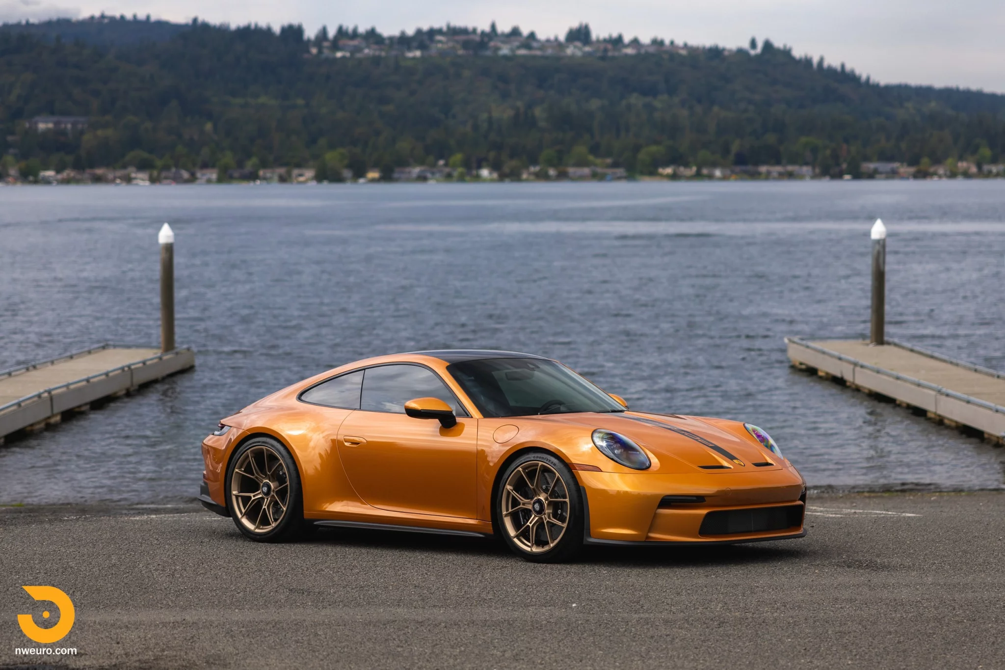 Nordic Gold Metallic Porsche 911 GT3