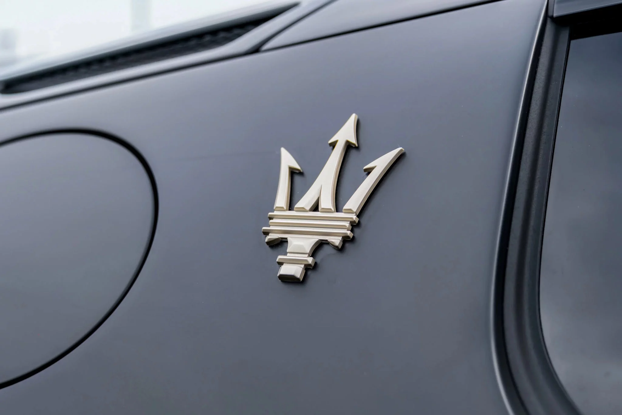 Nero Essenza Matte Maserati MC20