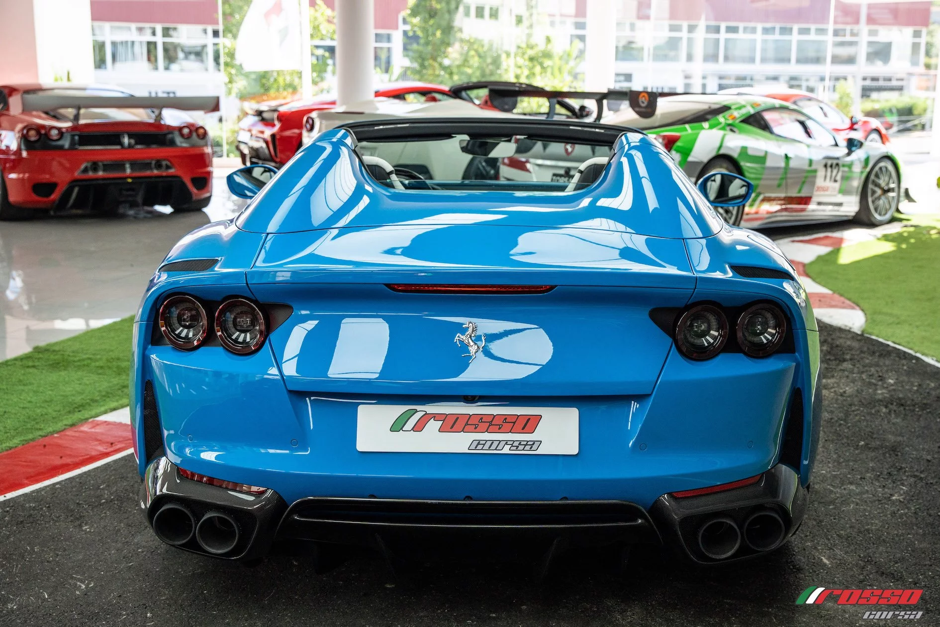 Azzurro Lechler Ferrari 812