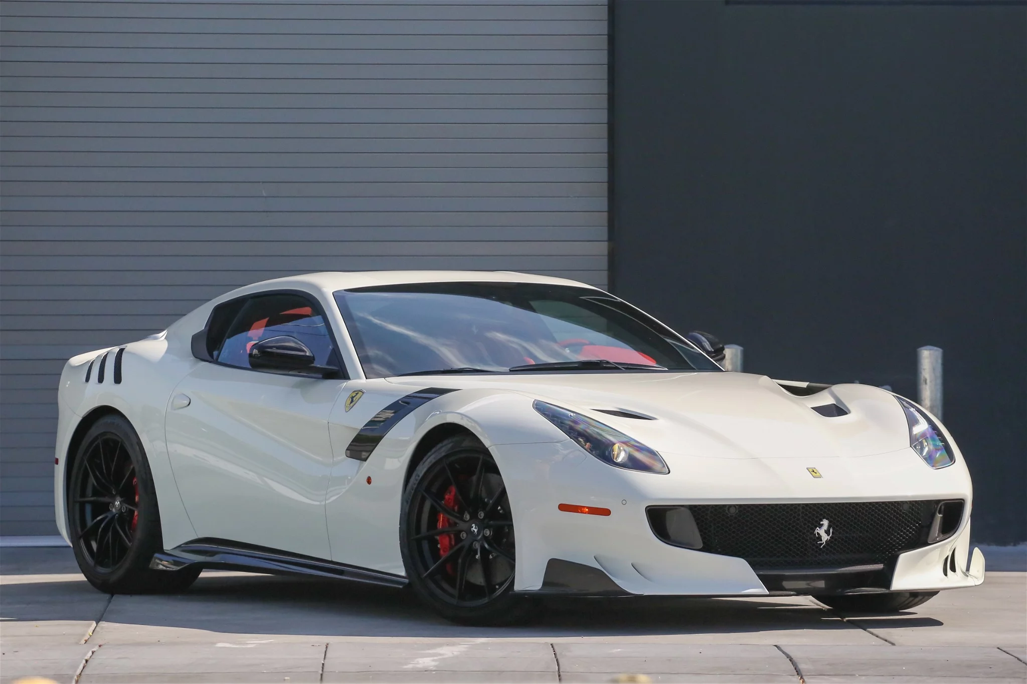 Bianco Avus Ferrari F12