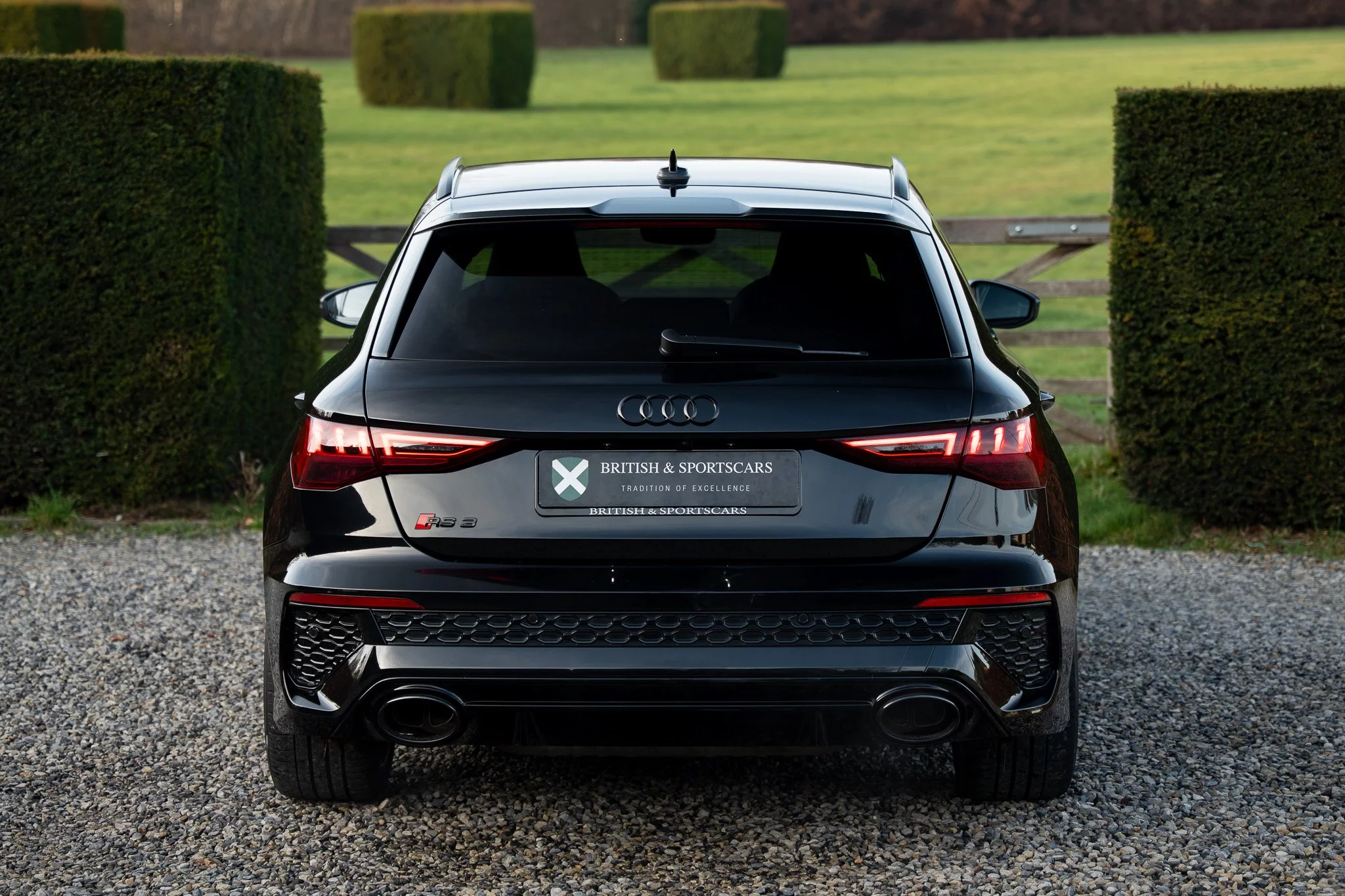 Mythos Black Audi RS3