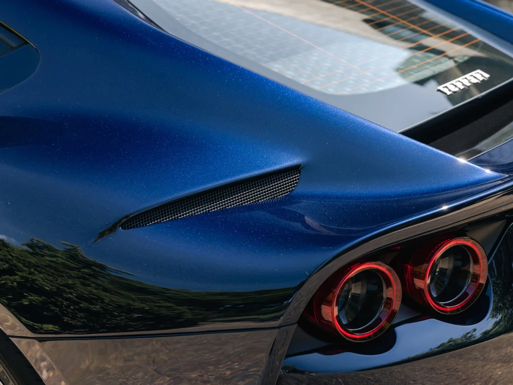 Blu Micalizzato Ferrari 812