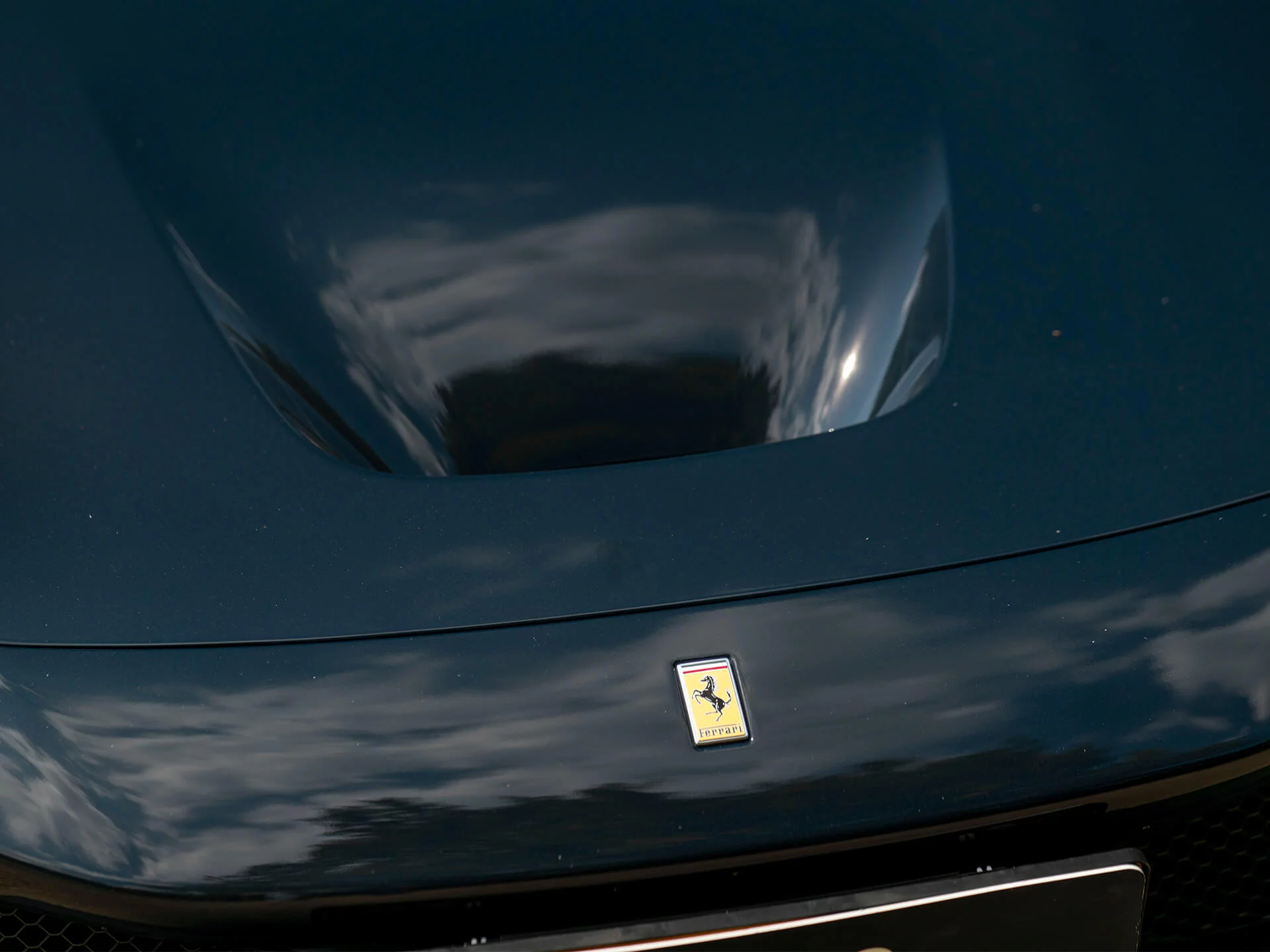 Nuovo Blu Pozzi Ferrari F8