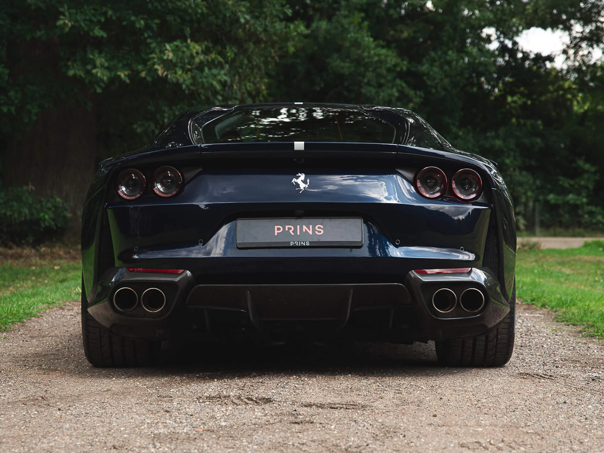 Blu Micalizzato Ferrari 812