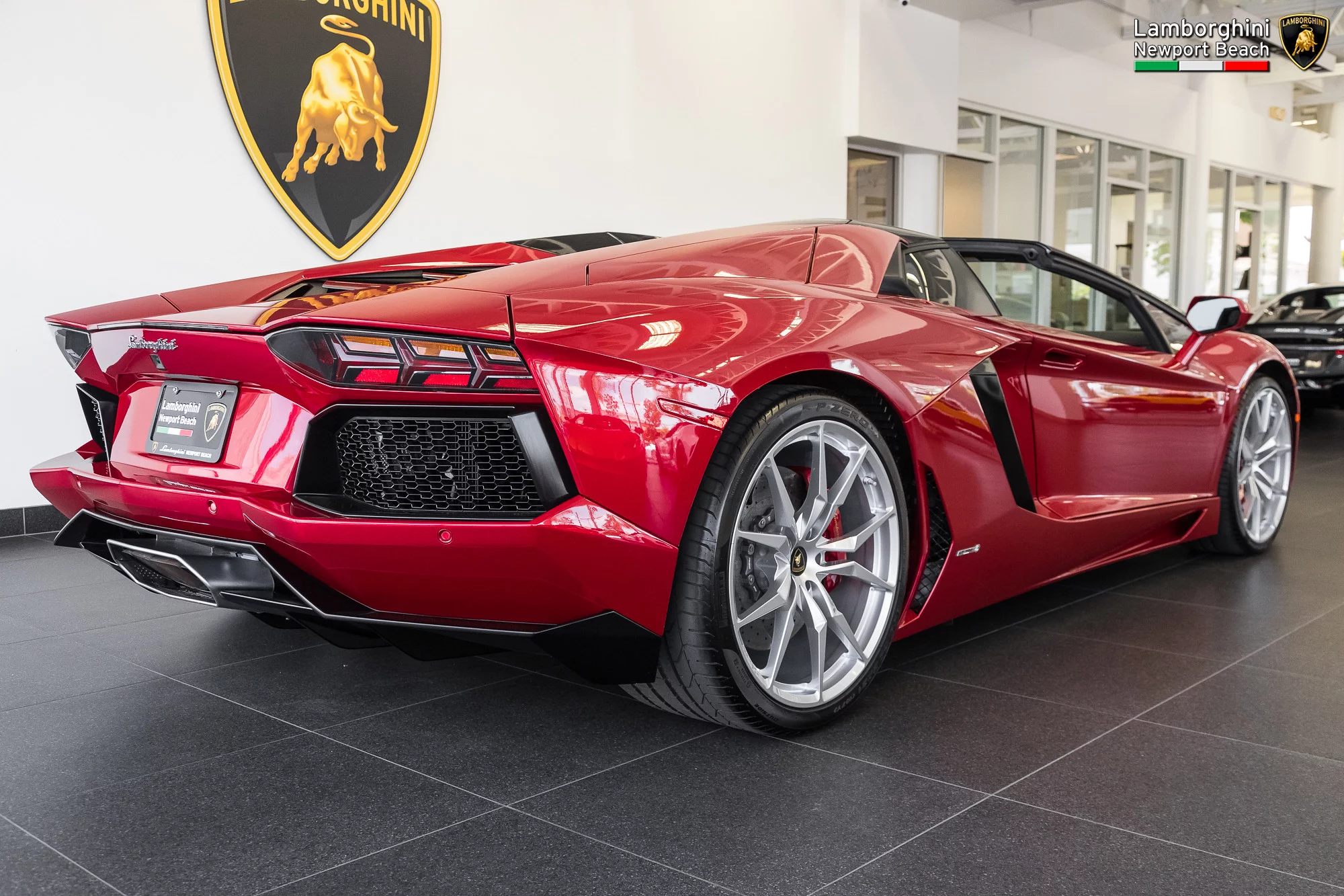 Rosso Efesto Lamborghini Aventador