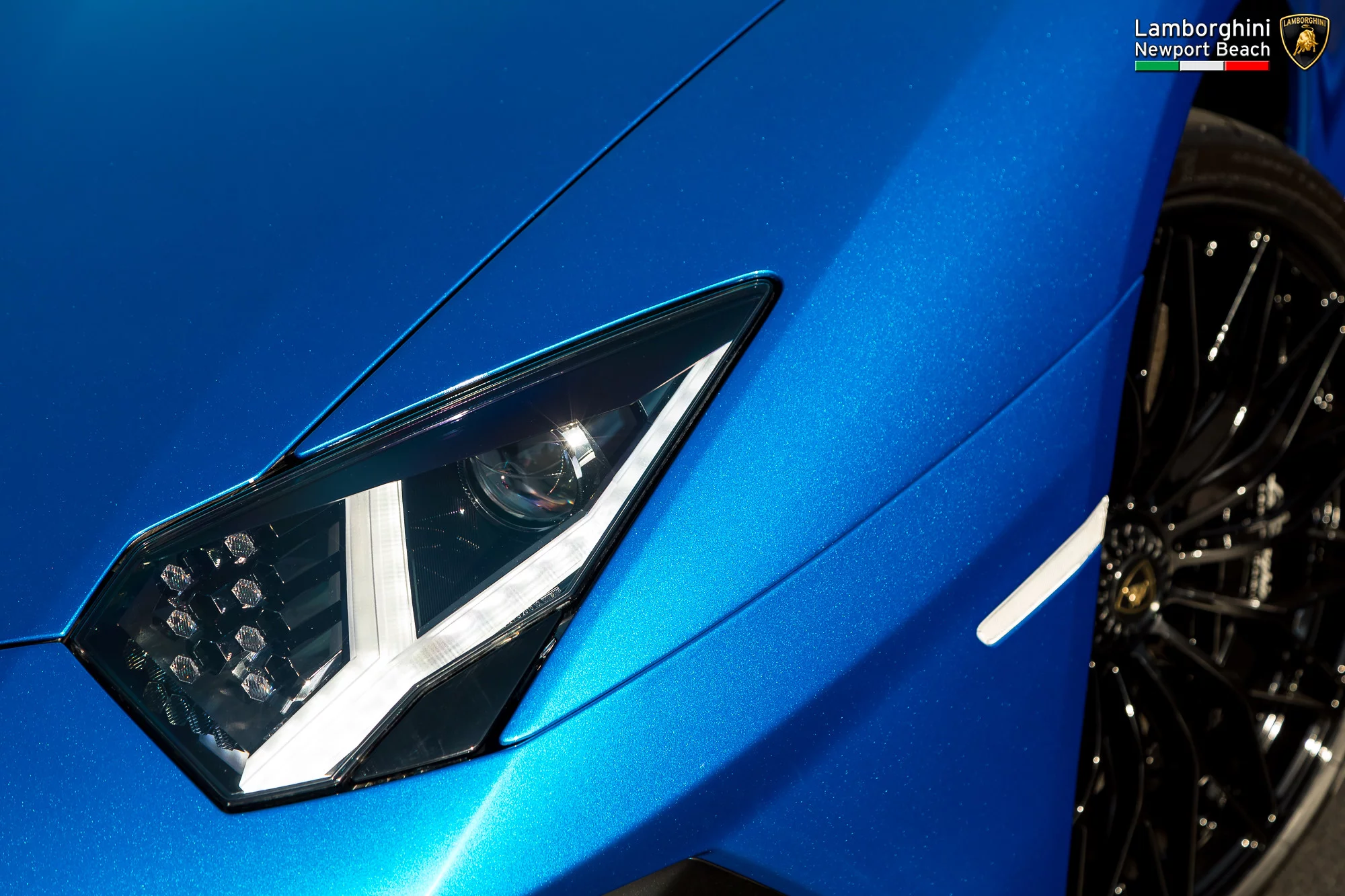 Blu Nethuns Lamborghini Aventador