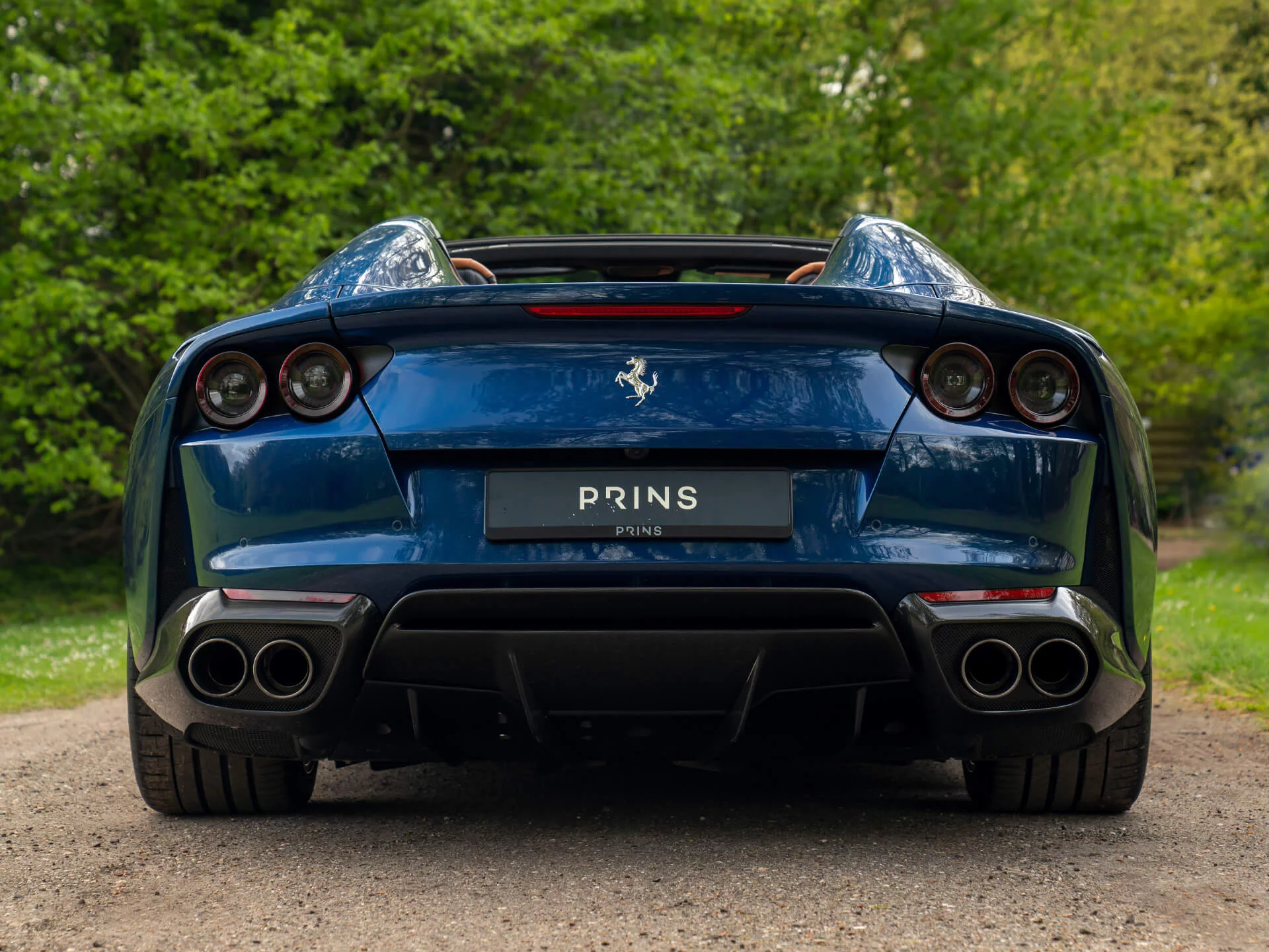 Blu Tour de France 70 Ferrari 812