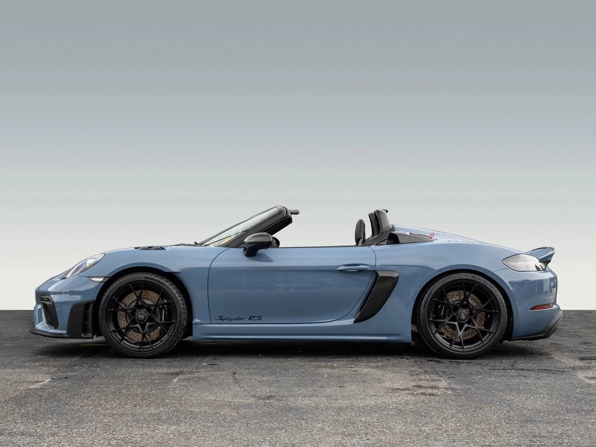 Etna Blue Porsche 718 Spyder RS