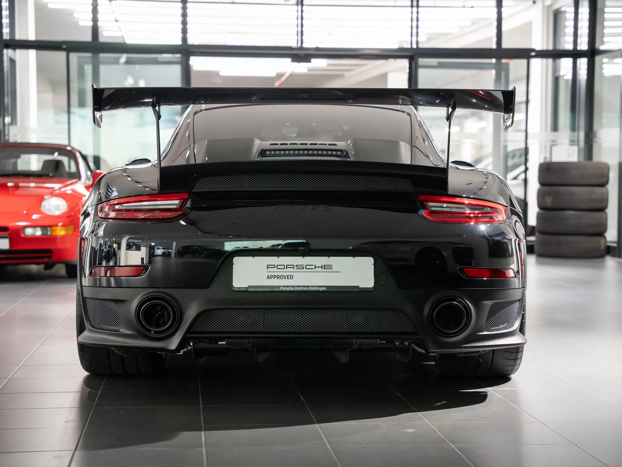 Diamond Black Metallic Porsche 911 GT2 RS