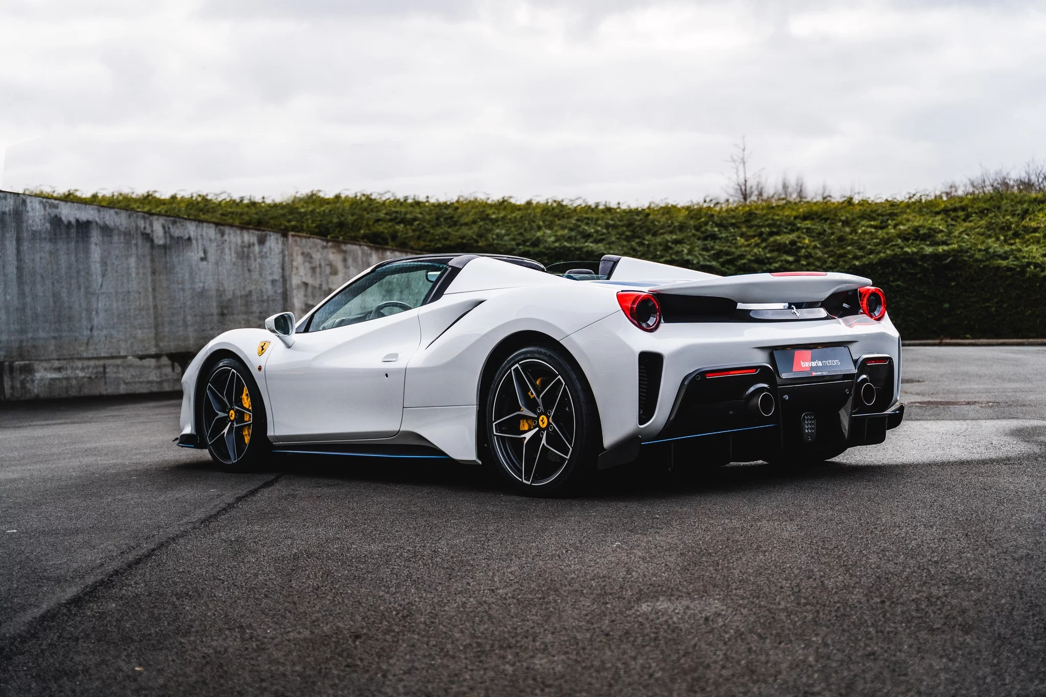 Bianco Sanae Ferrari 488