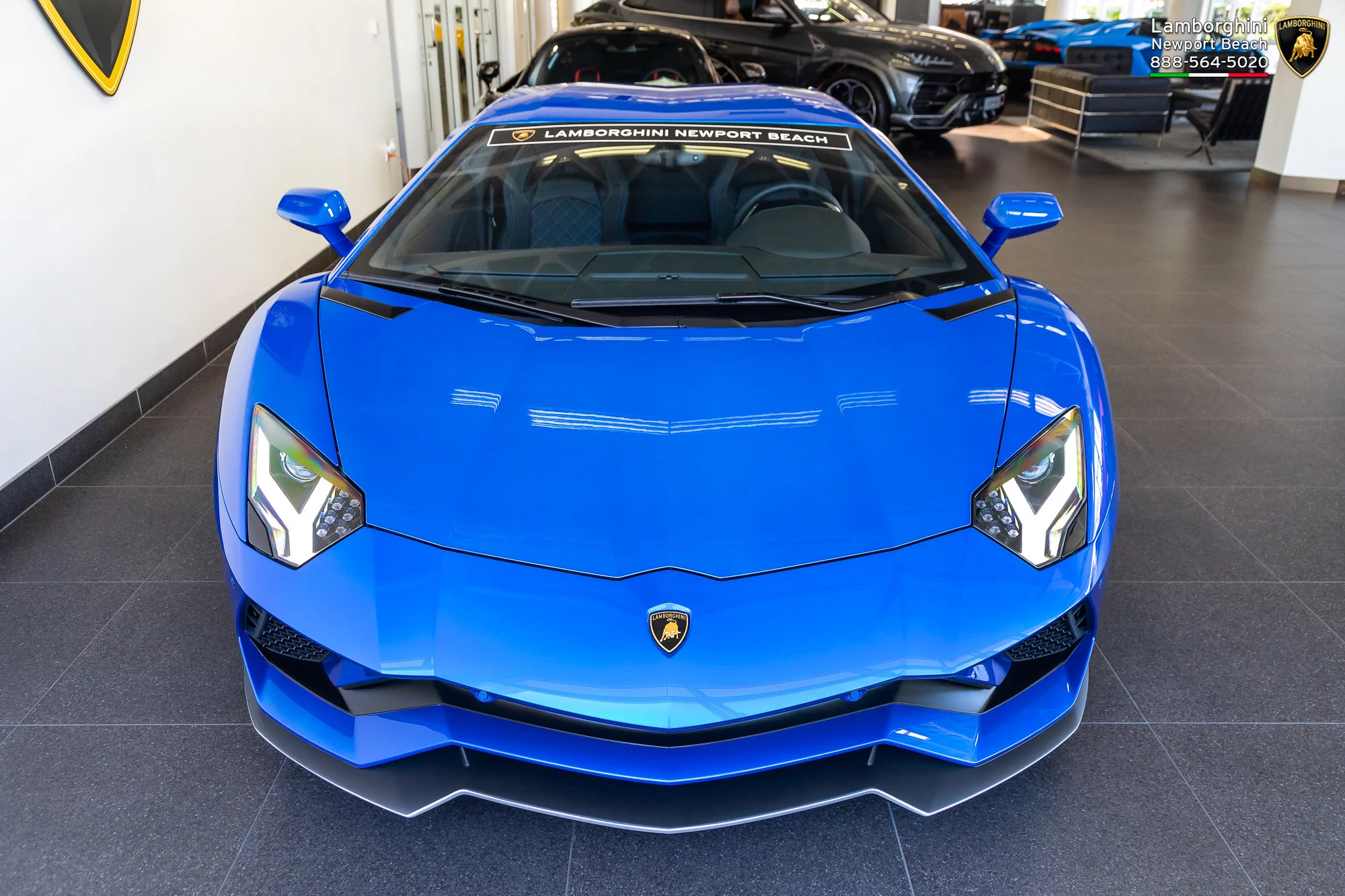 Blu Nethuns Lamborghini Aventador