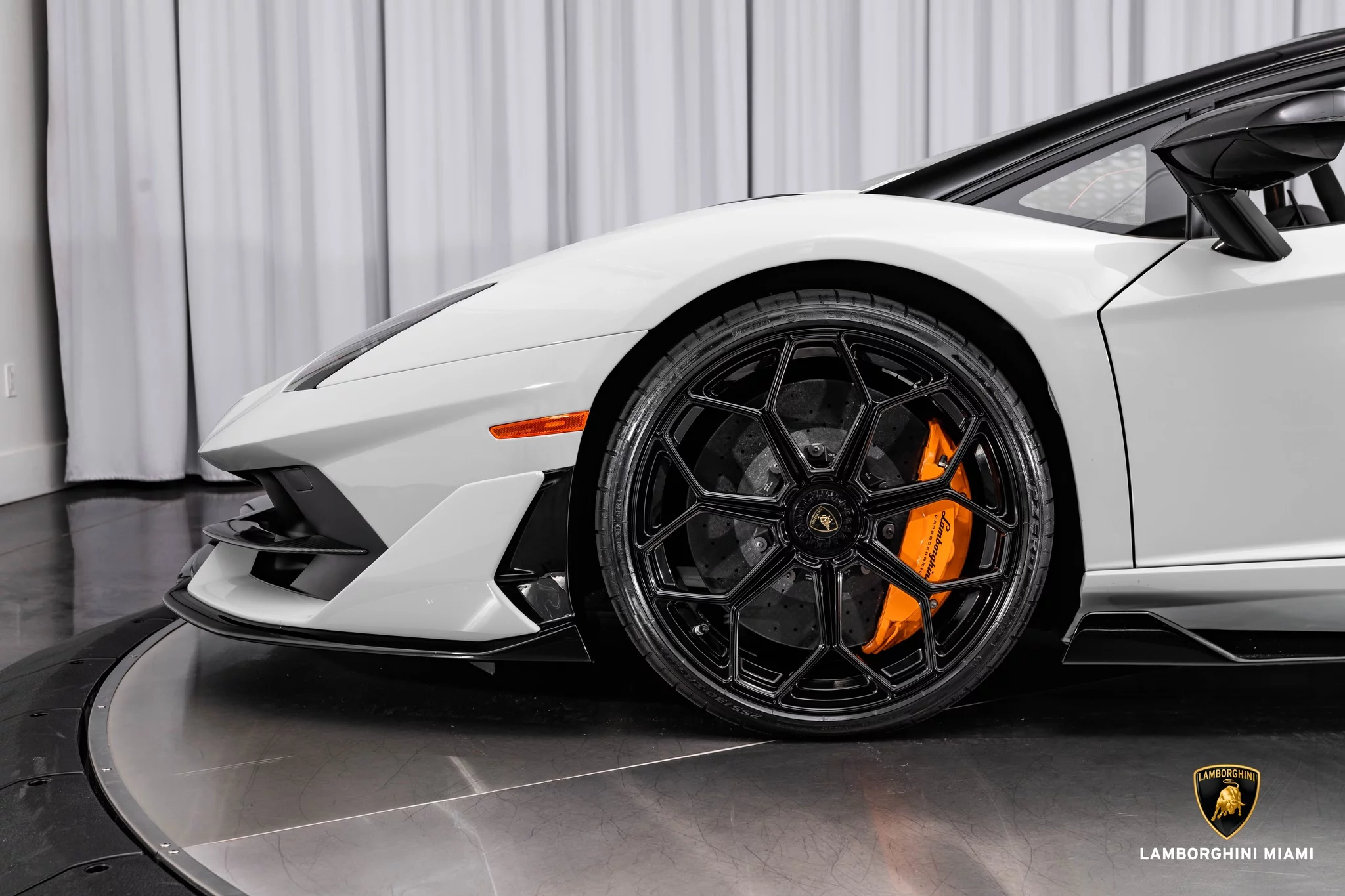 Grigio Hati Lamborghini Aventador