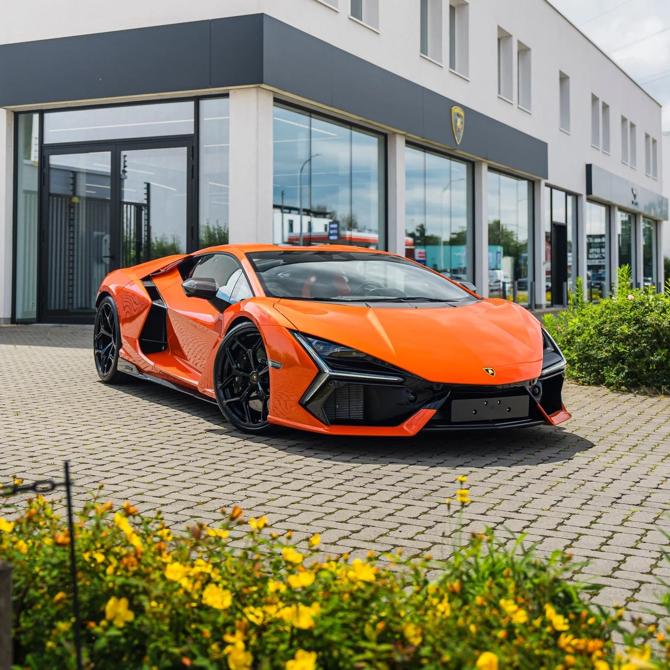 Arancio Apodis Lamborghini Revuelto