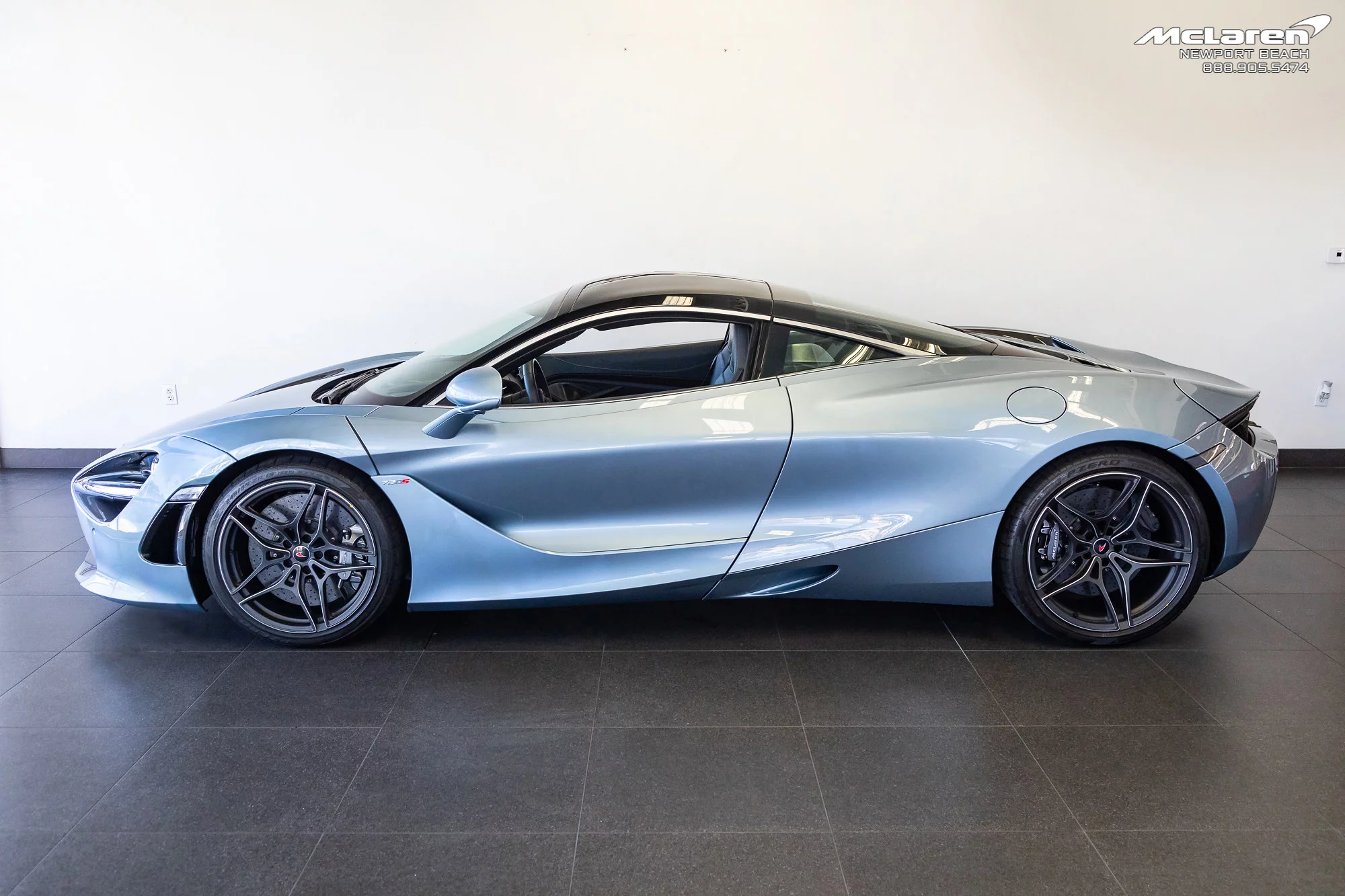 Polaris Blue McLaren 720S