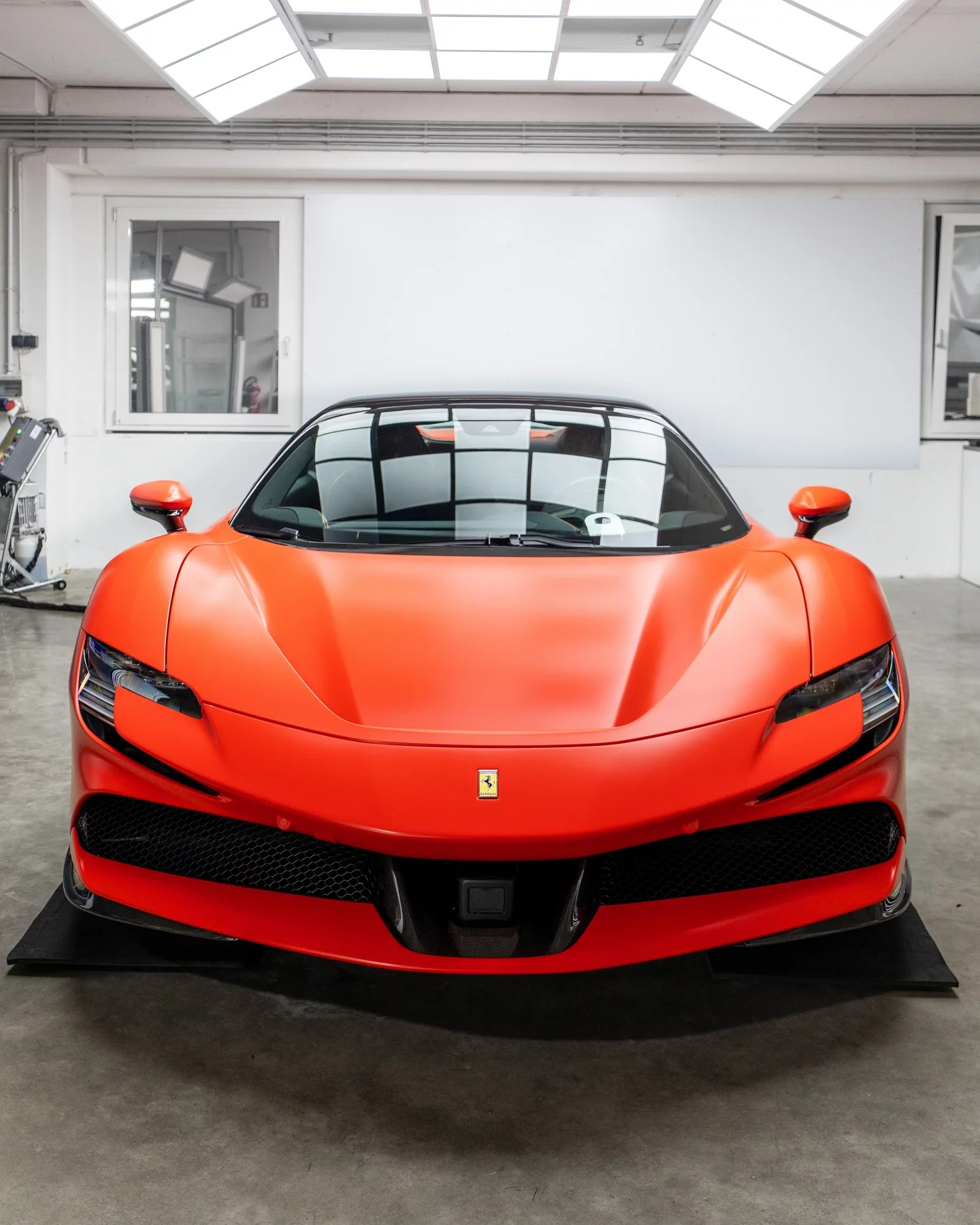 Rosso Dino Opaco Ferrari SF90