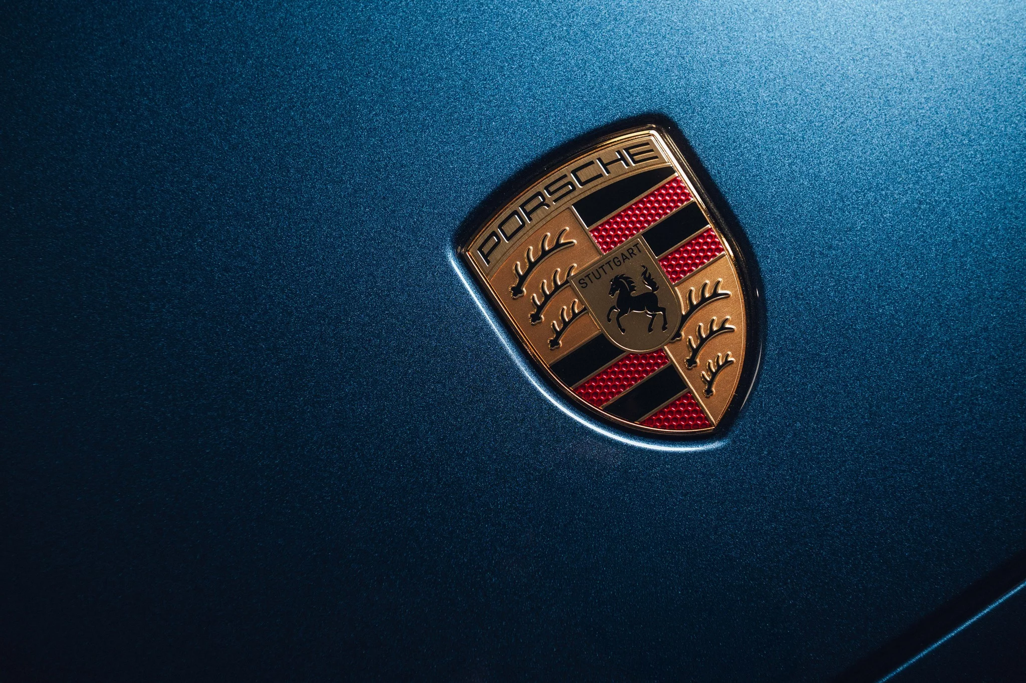 Yachting Blue Metallic Porsche Macan Electric