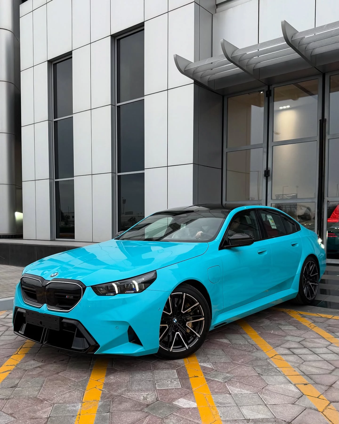 Borusan Turkish Blue BMW M5