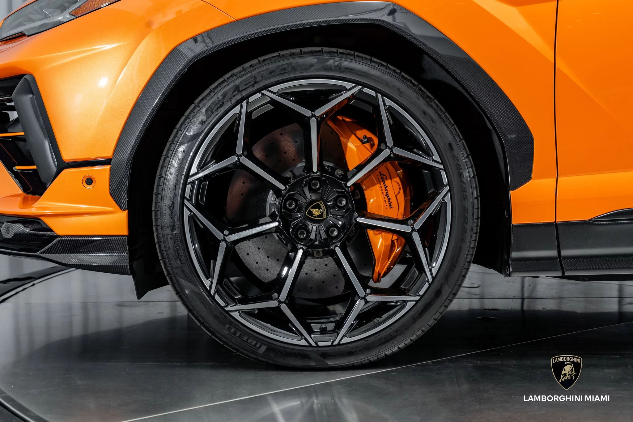 Arancio Borealis Lamborghini Urus